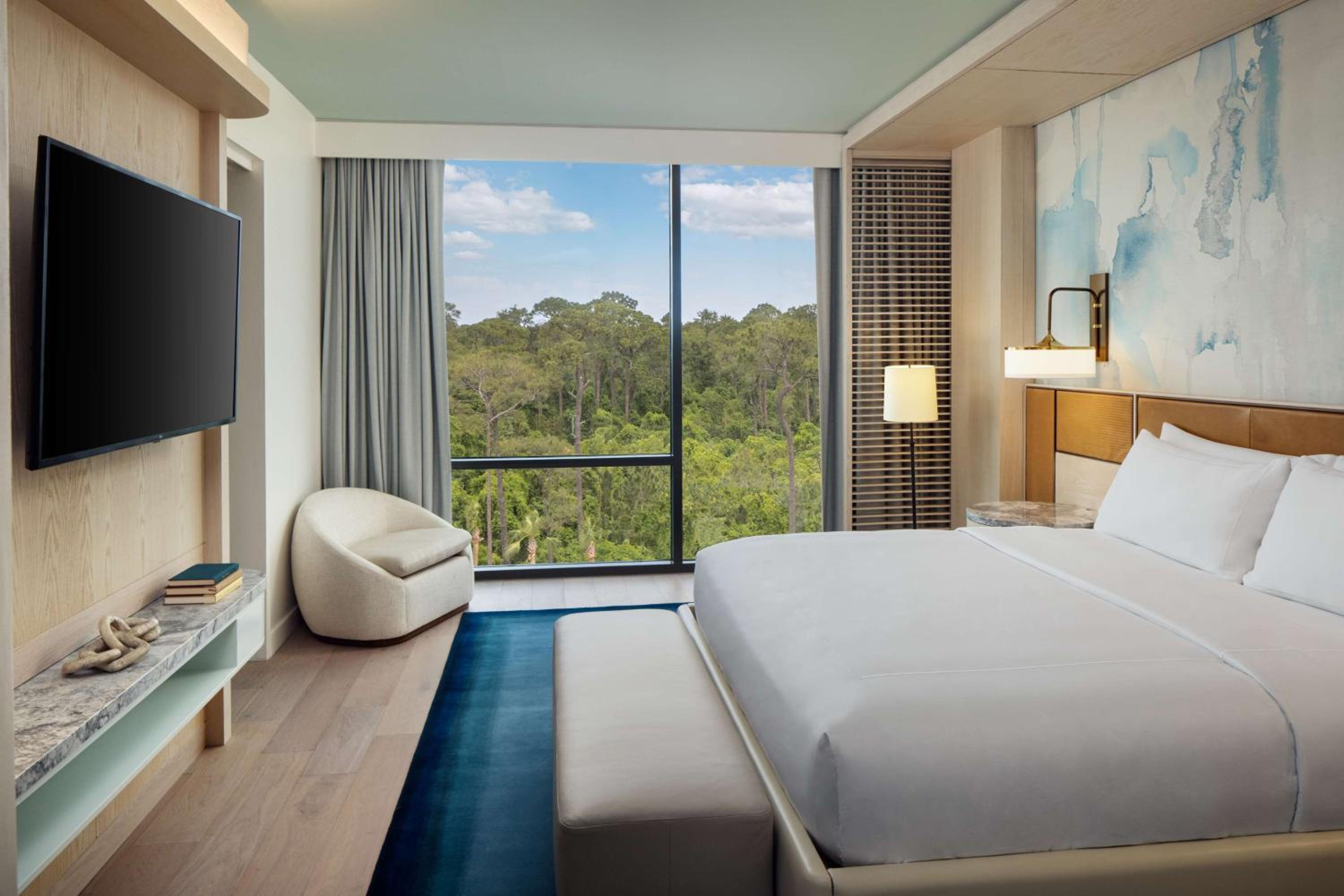 One-Bedroom Suite with Balcony