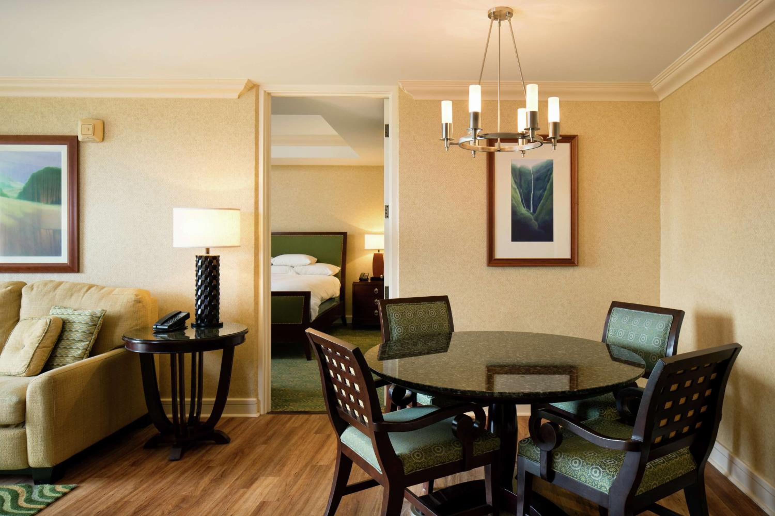 Palace One Bedroom Suite One King Bed With Resort View