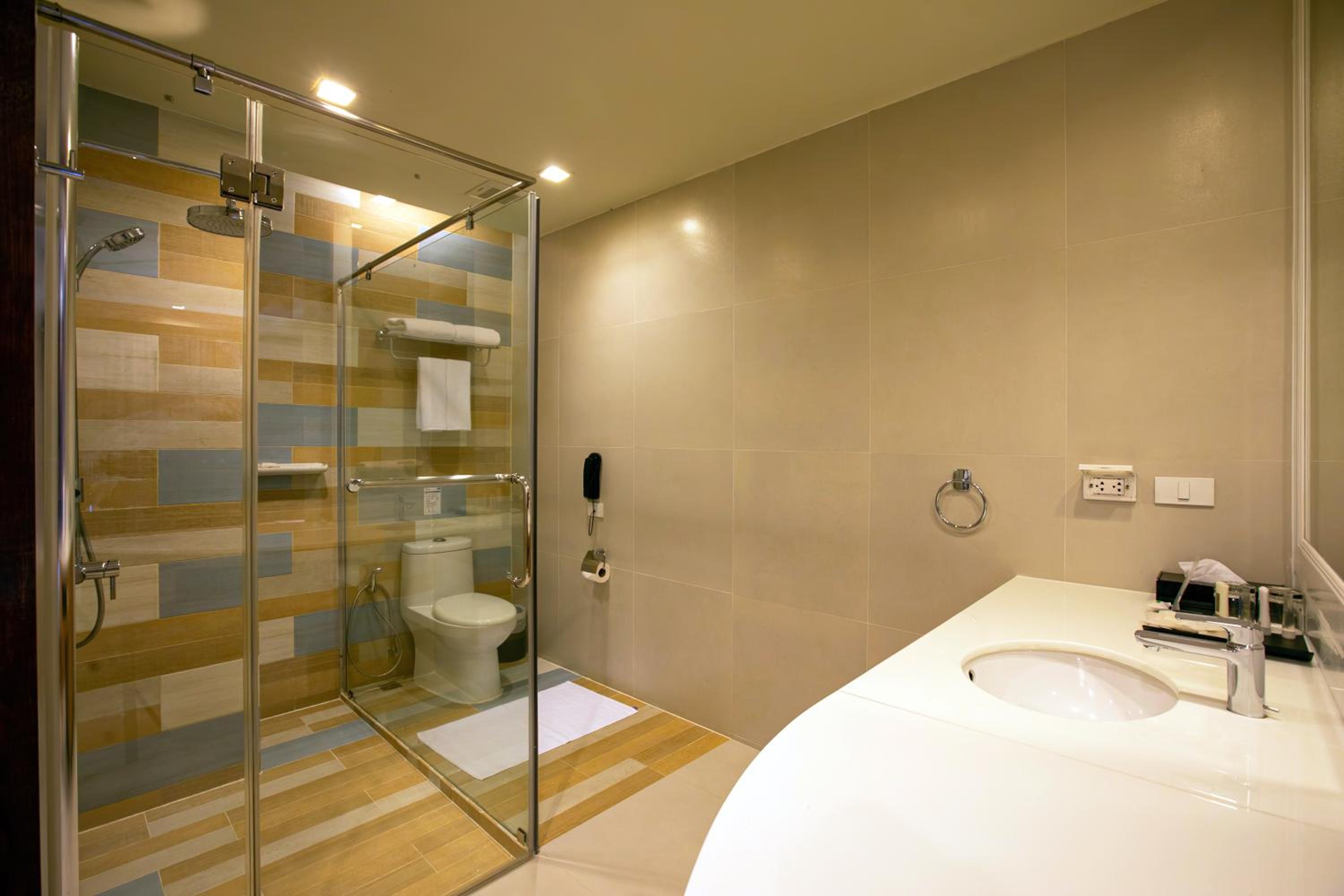 Family Pool Access Room