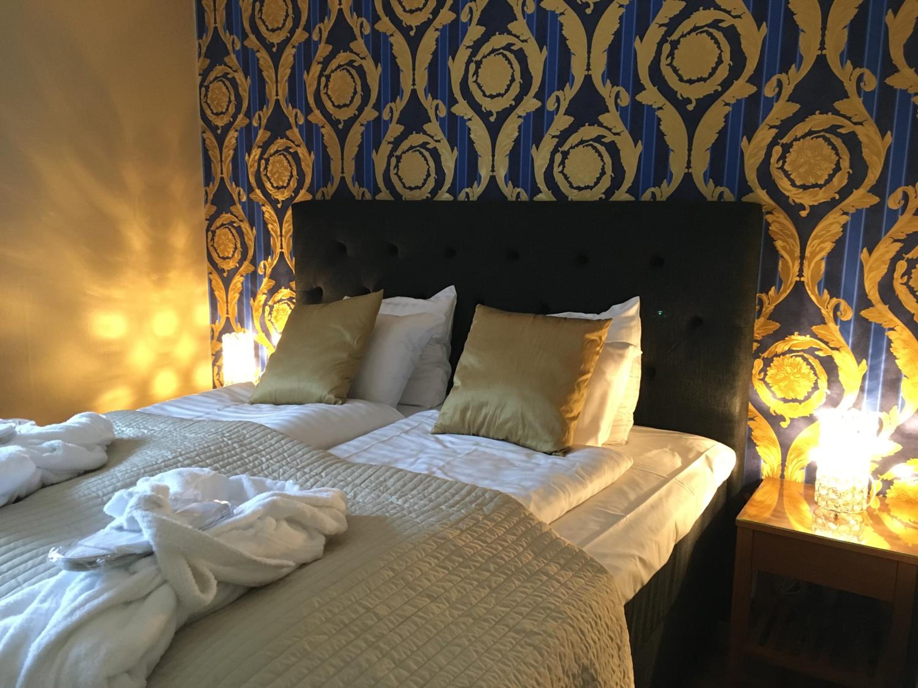 One-Bedroom King Suite