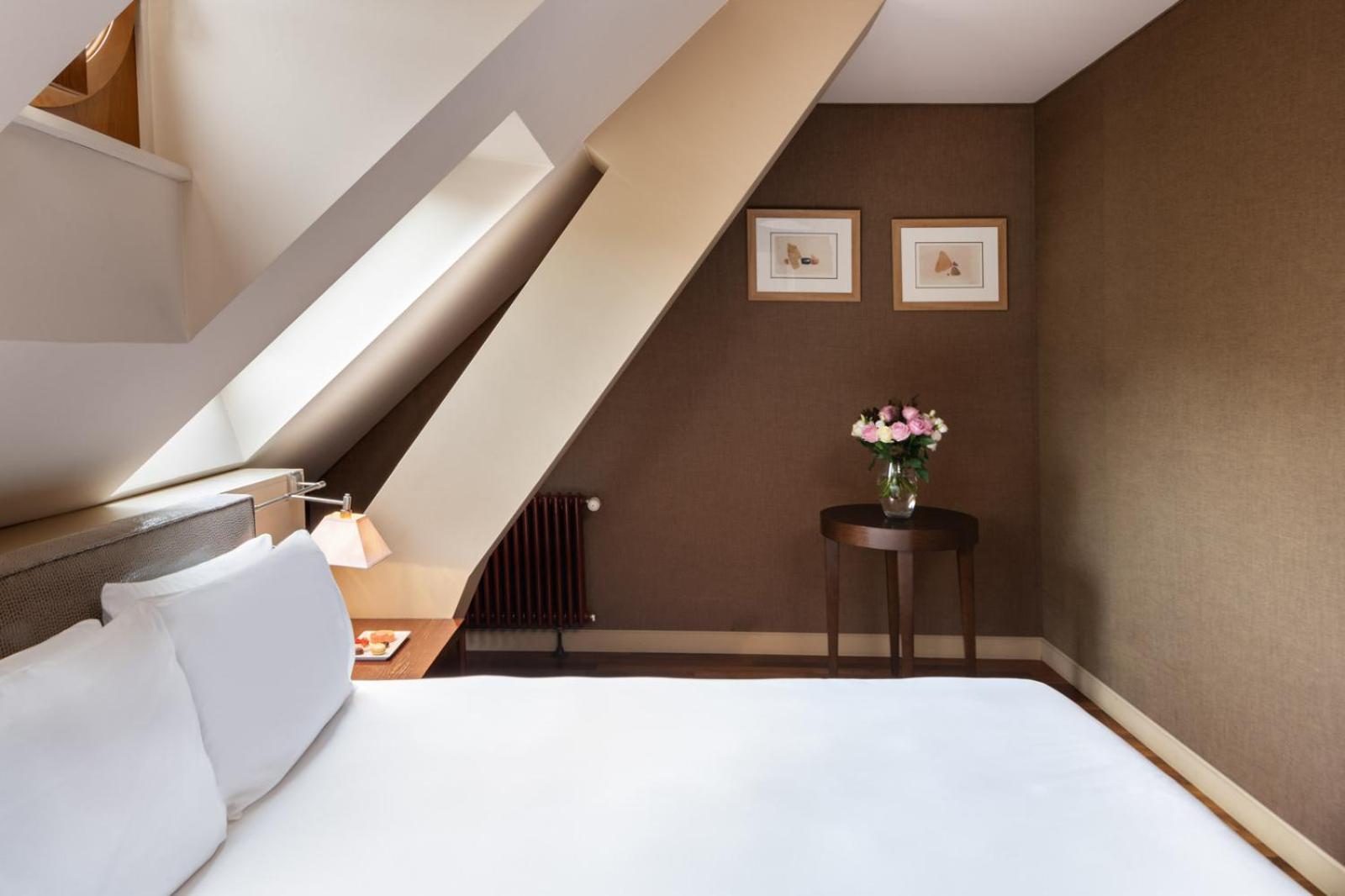 Queen Room with Garden View