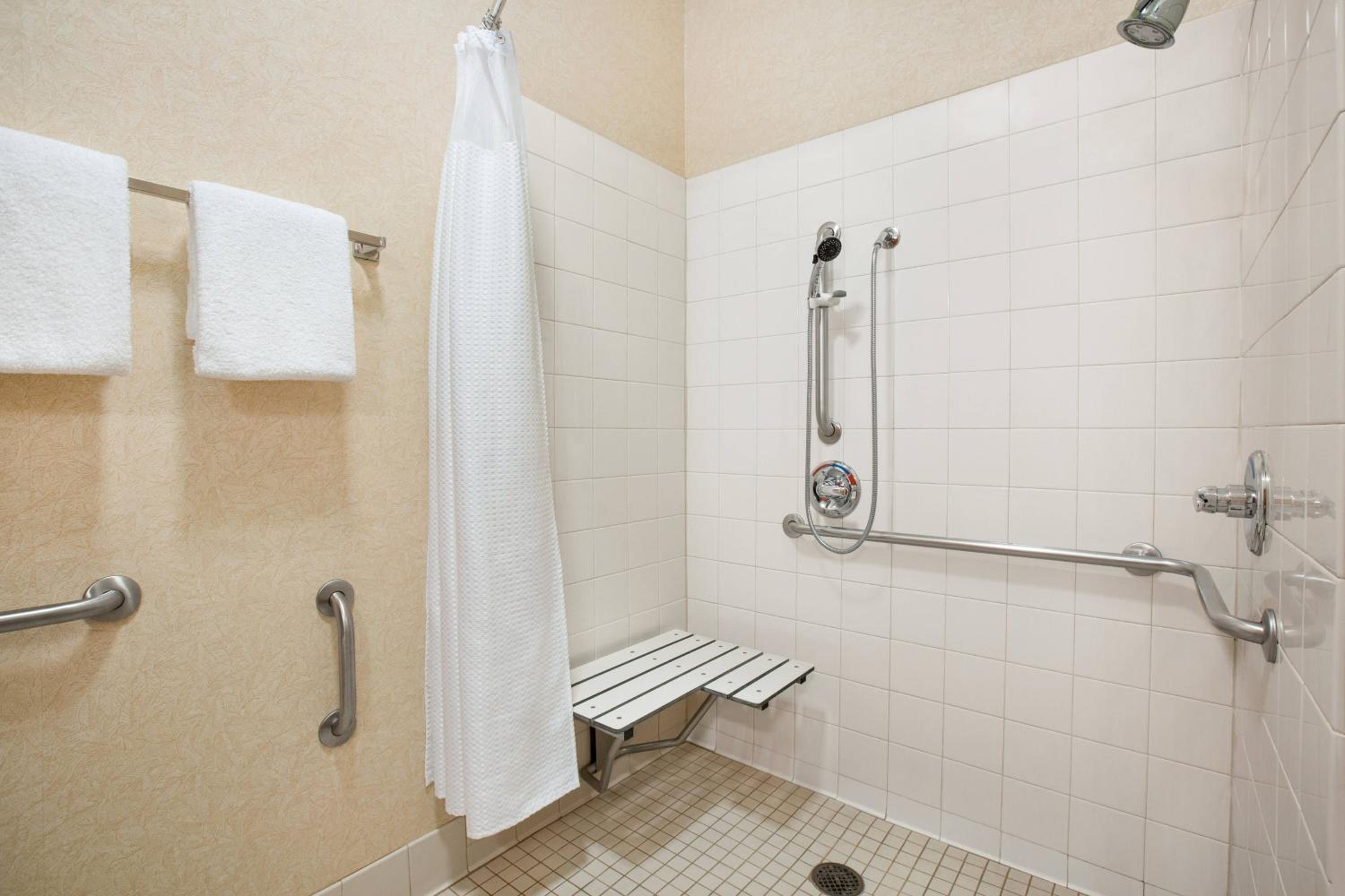 King Room with Sofa Bed - Hearing Accessible