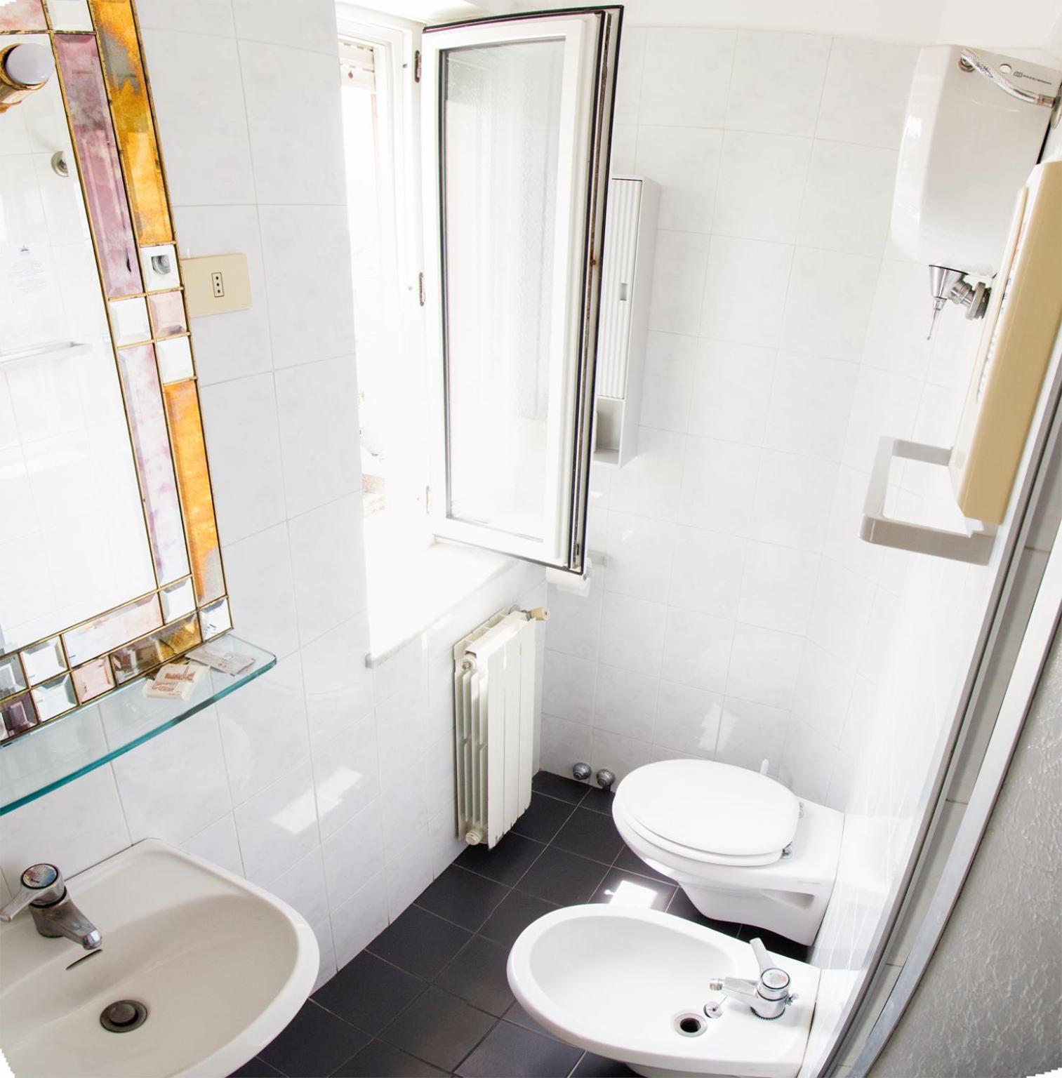 Double Room with Balcony and Partial Sea View