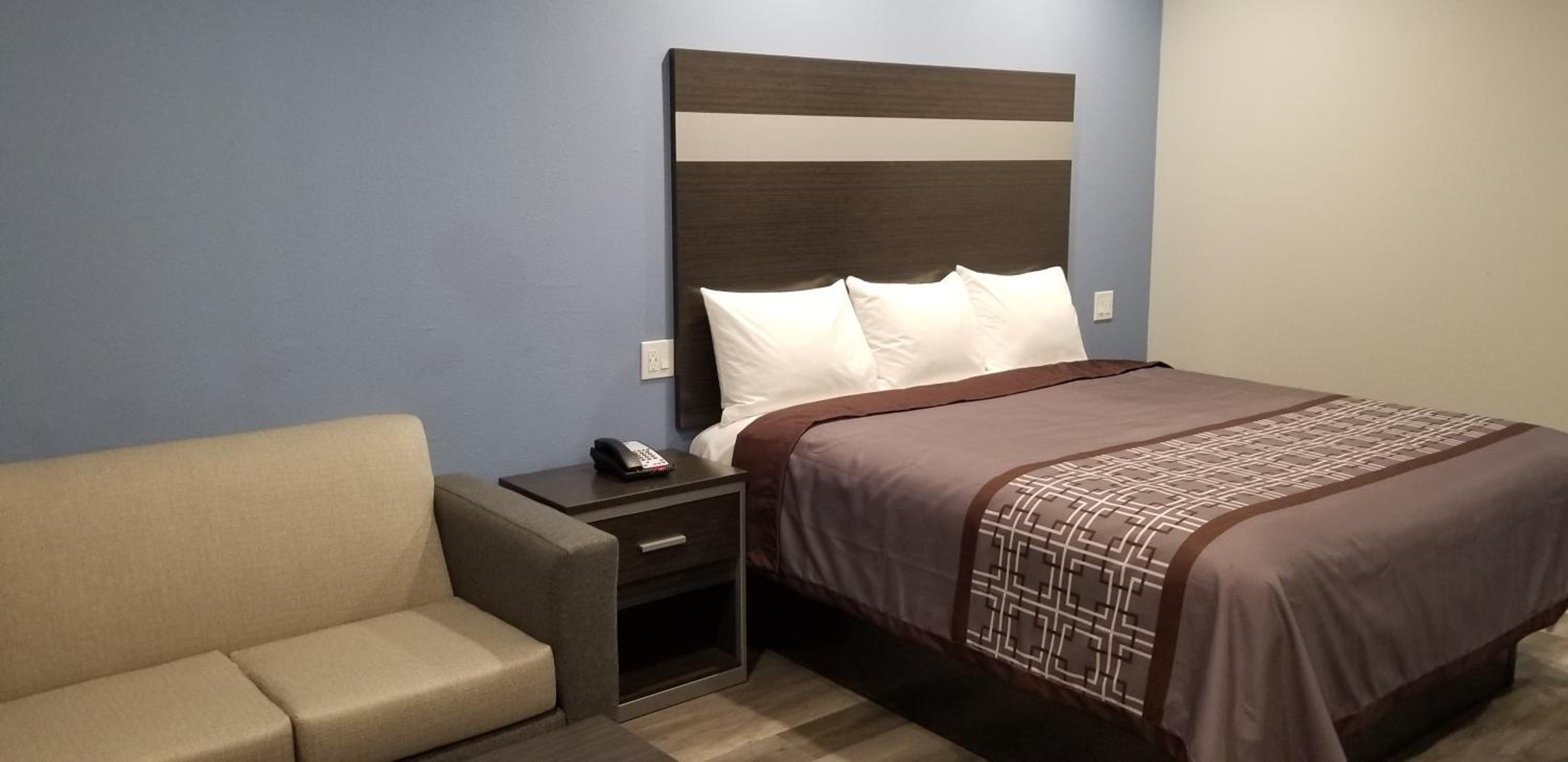 King Room - Non-Smoking