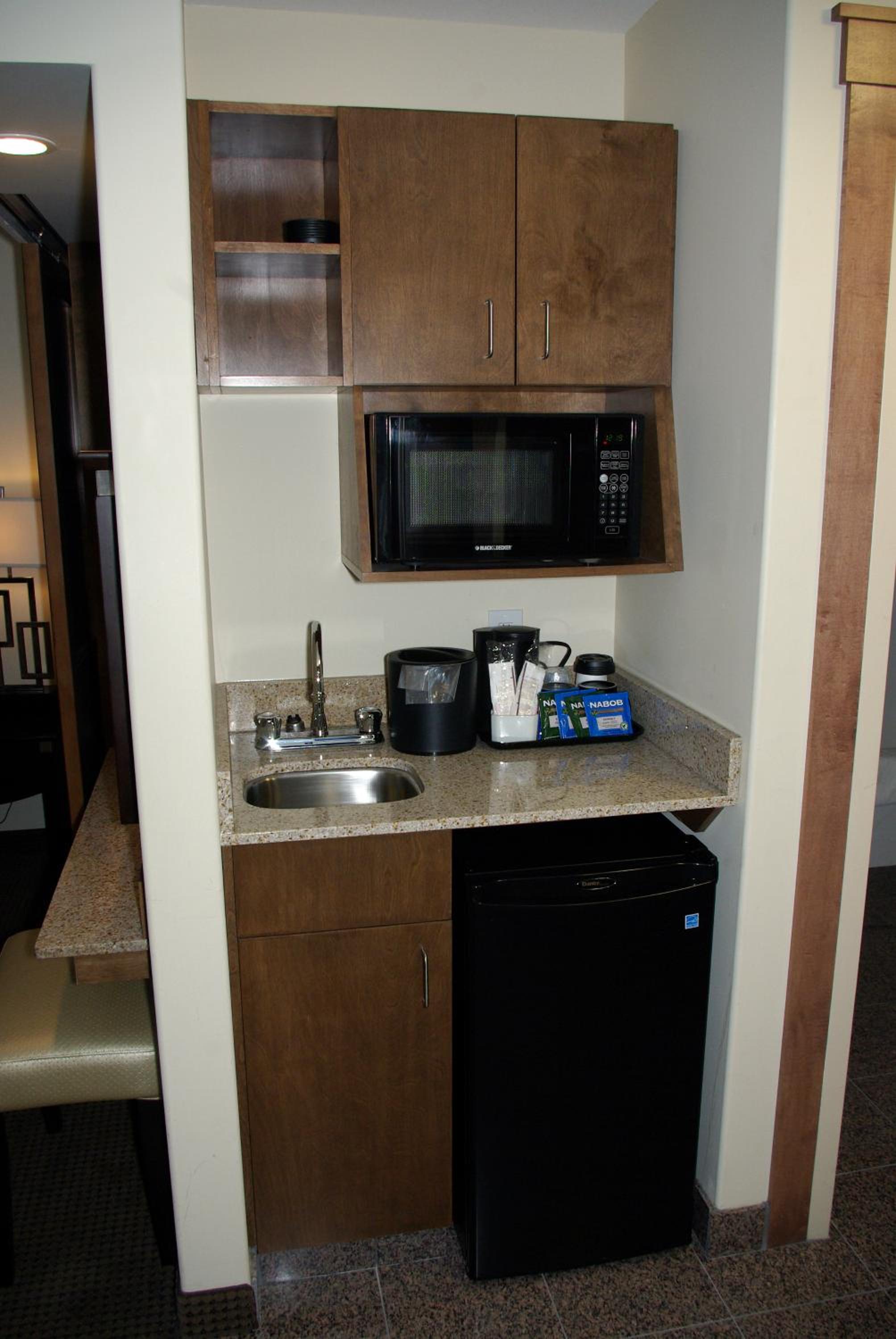 King Room with Roll-in Shower - Disability Access/Non-Smoking