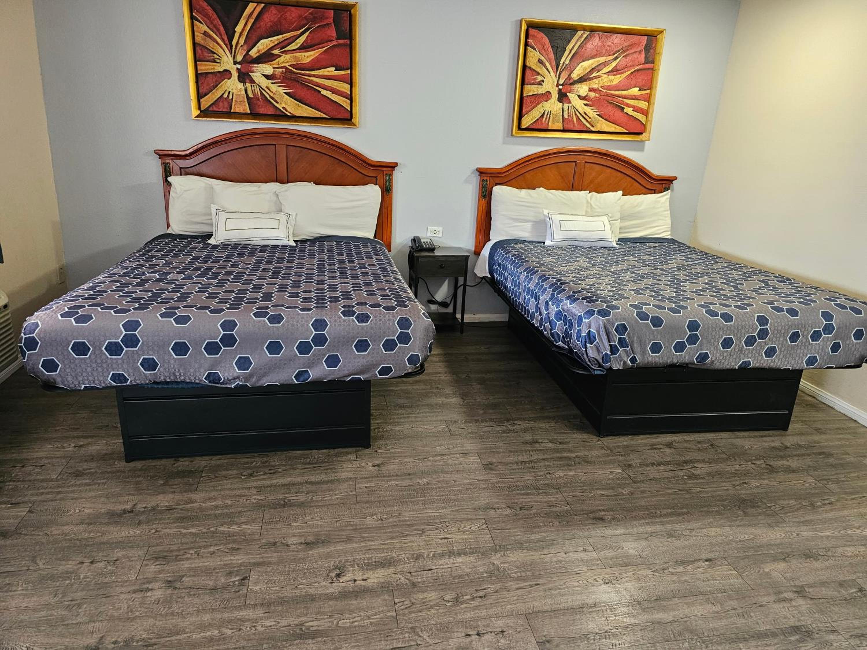Double Room with Two Double Beds - Disability Access