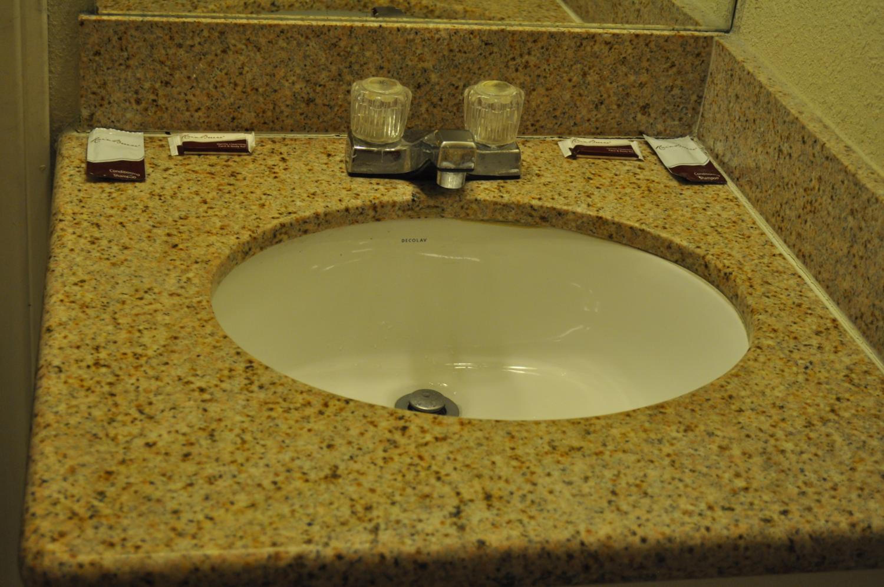 Double Room with Two Double Beds - Disability Access