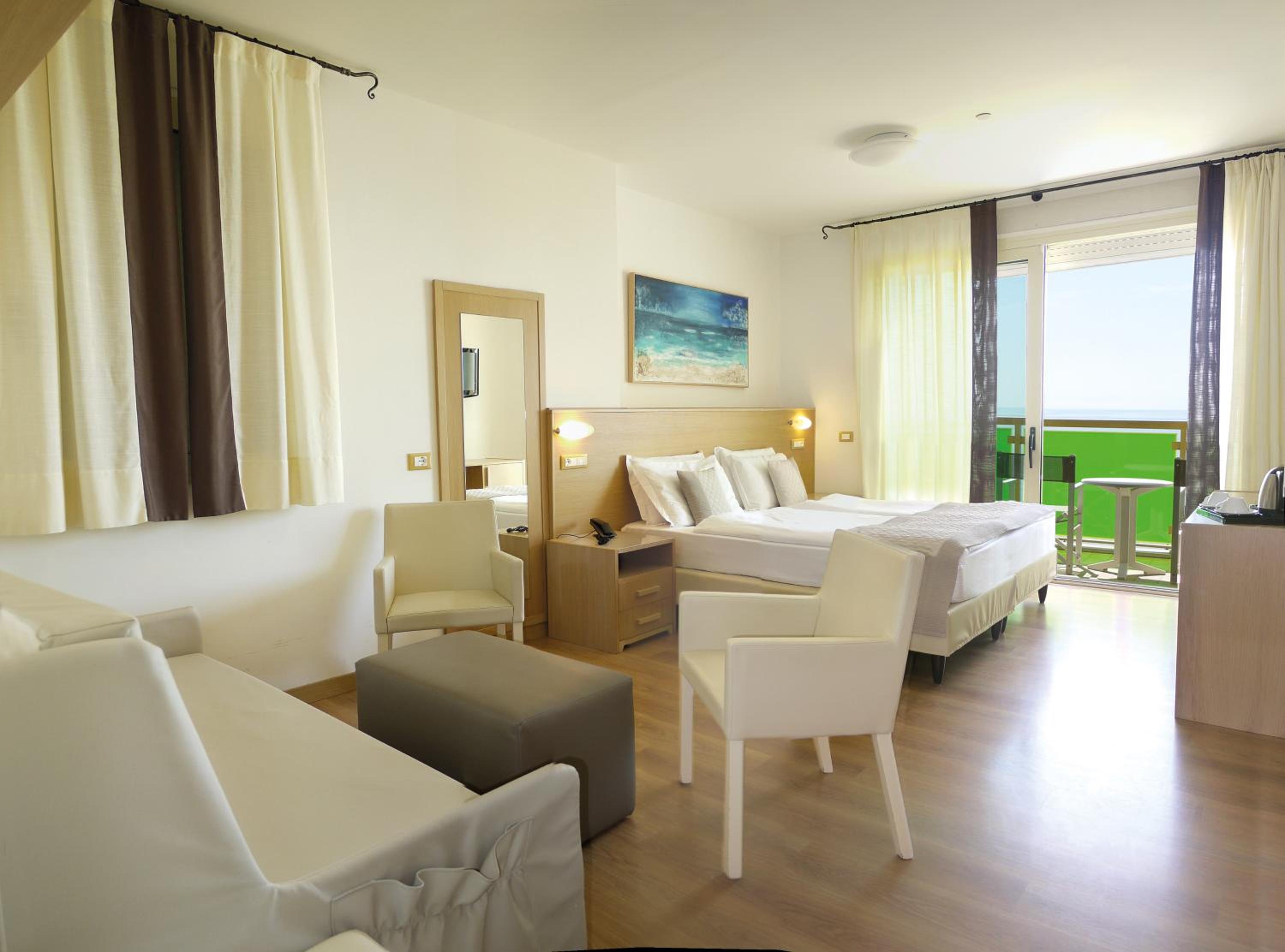 Superior Double Room with Frontal Sea View