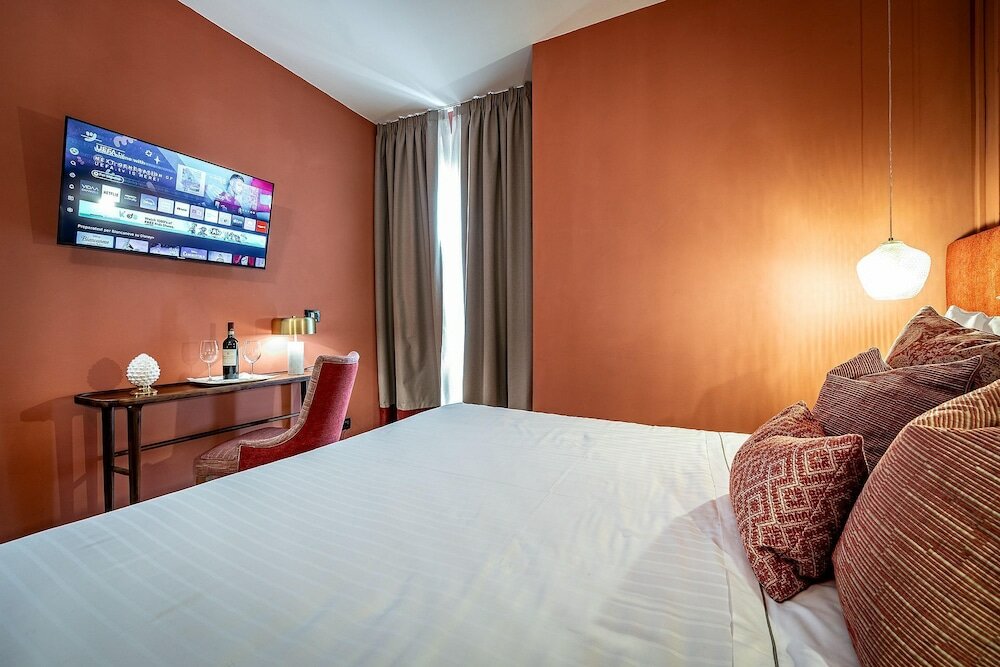 Classic Double Room (Duomo View)