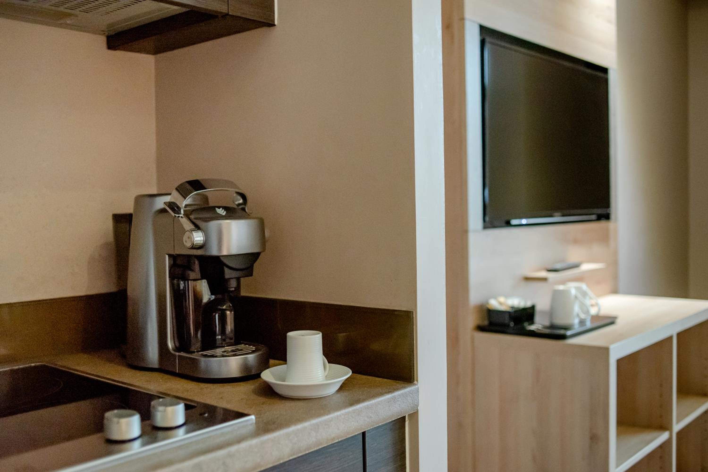 One-Bedroom Superior Apartment with Hill View