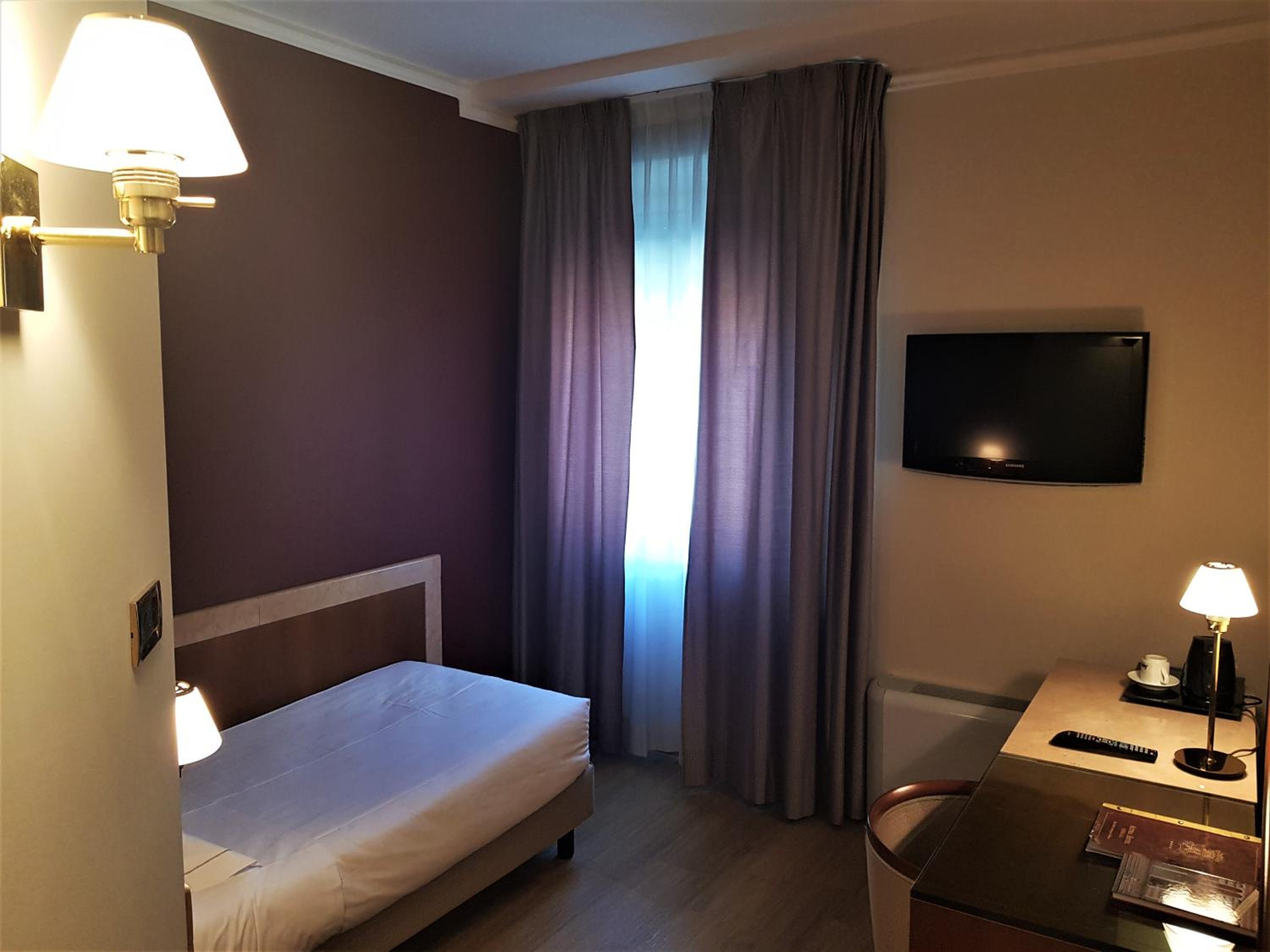 Deluxe Single Room