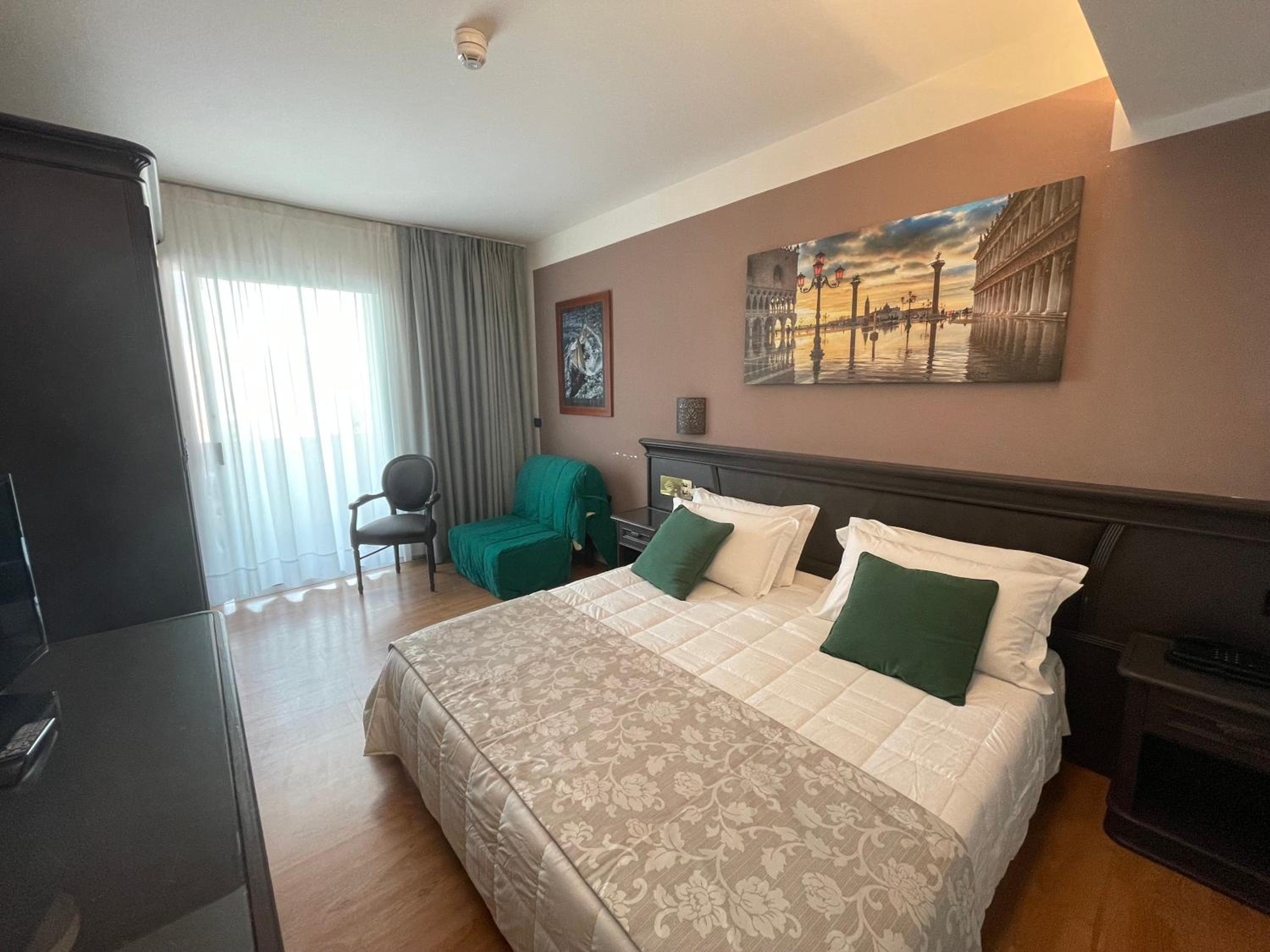 Triple Room with Balcony