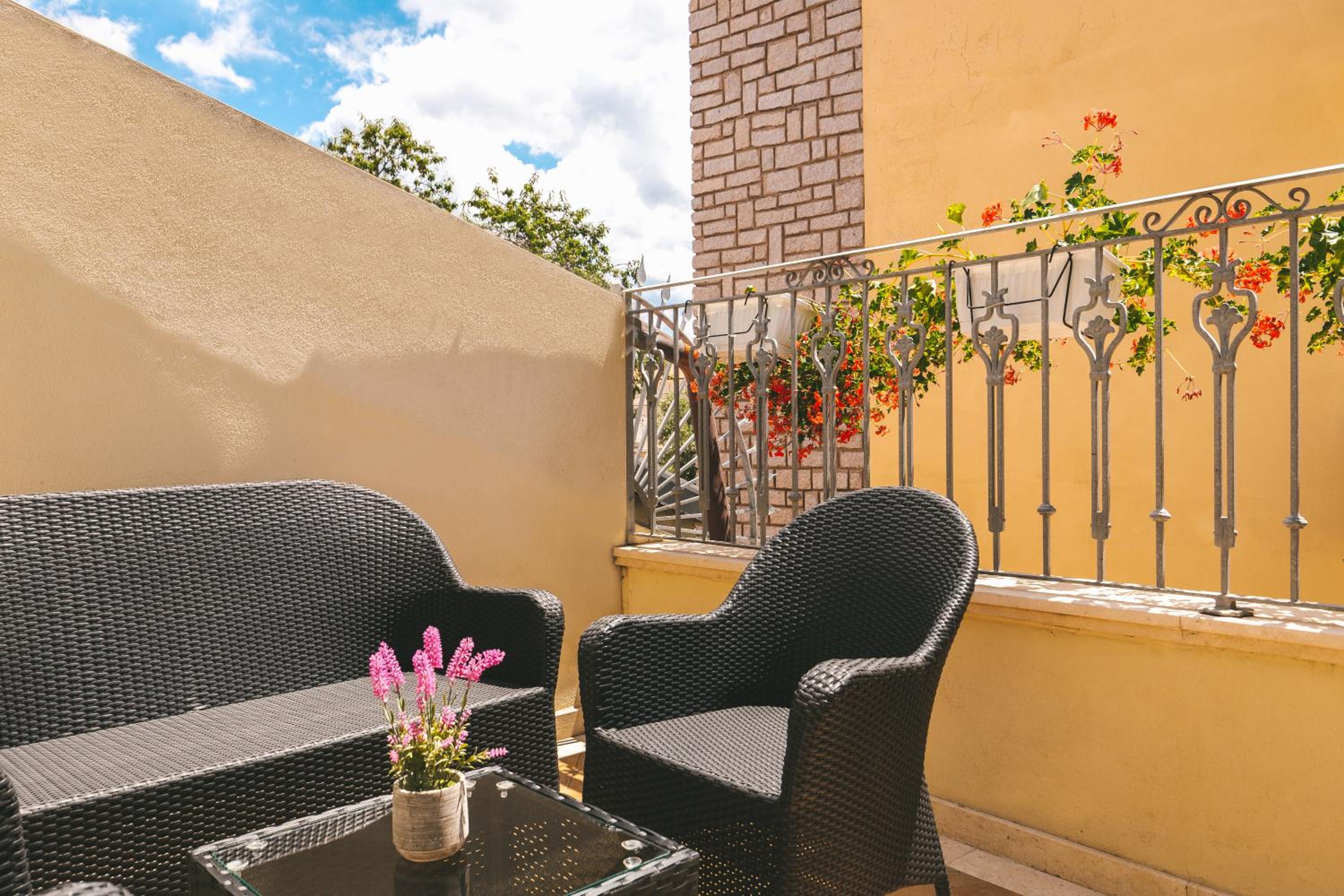 One-Bedroom Apartment with Terrace
