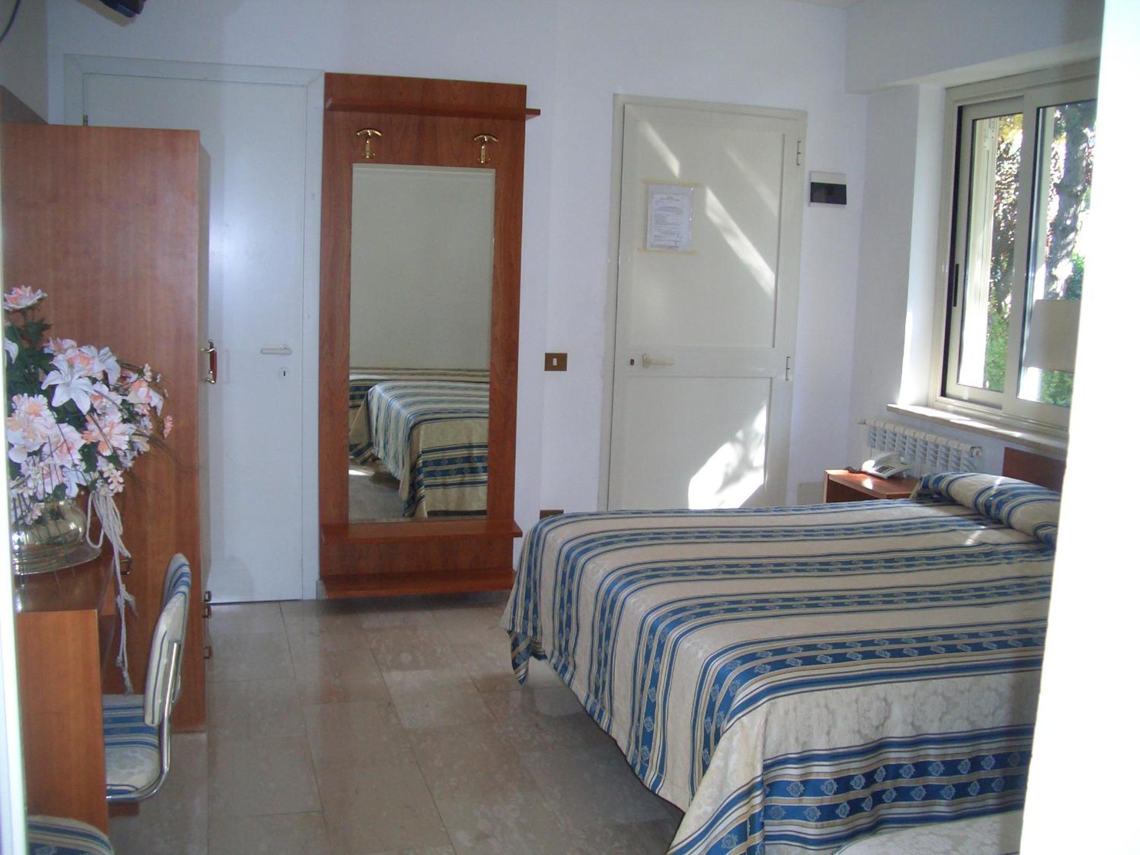 Large Double or Twin Room