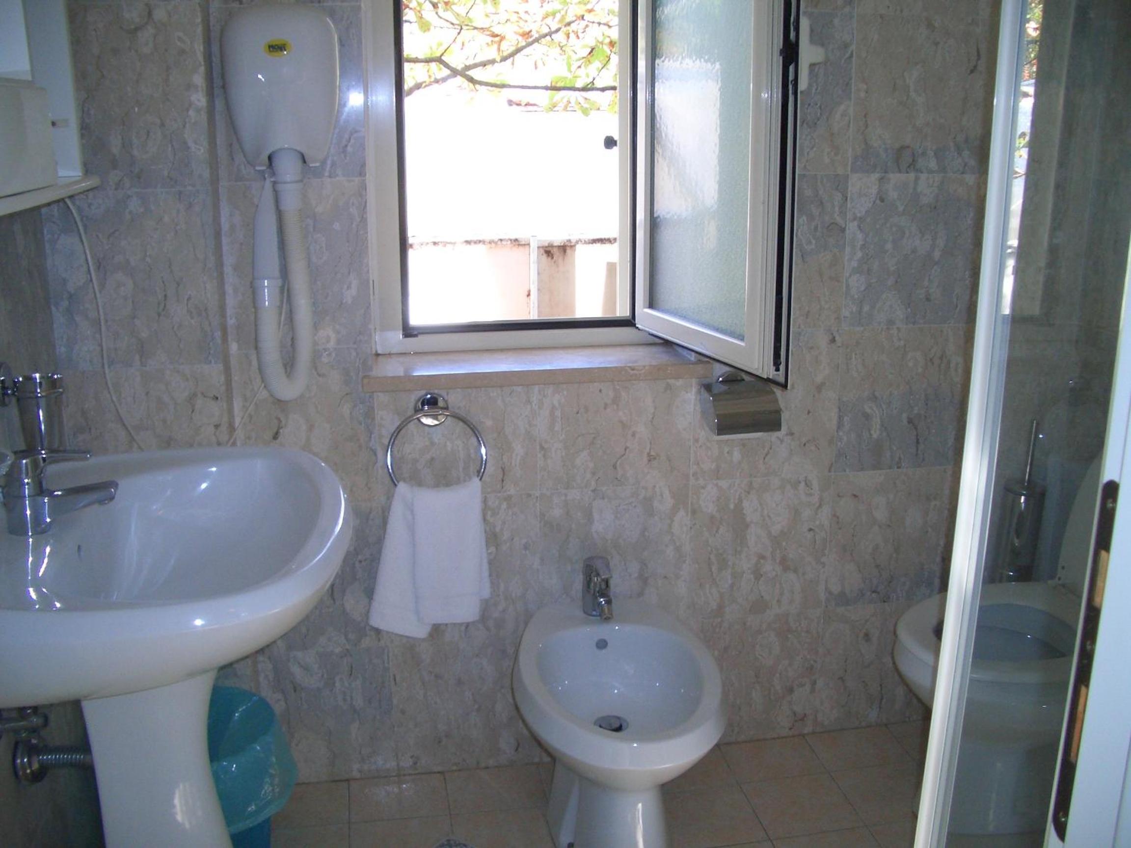 Large Double or Twin Room