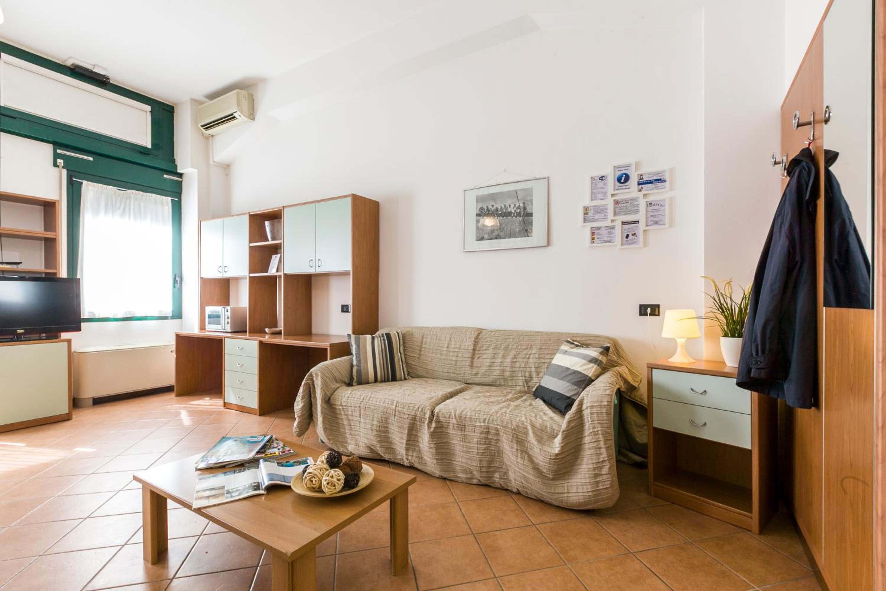 Standard Studio (2-3 Adults)