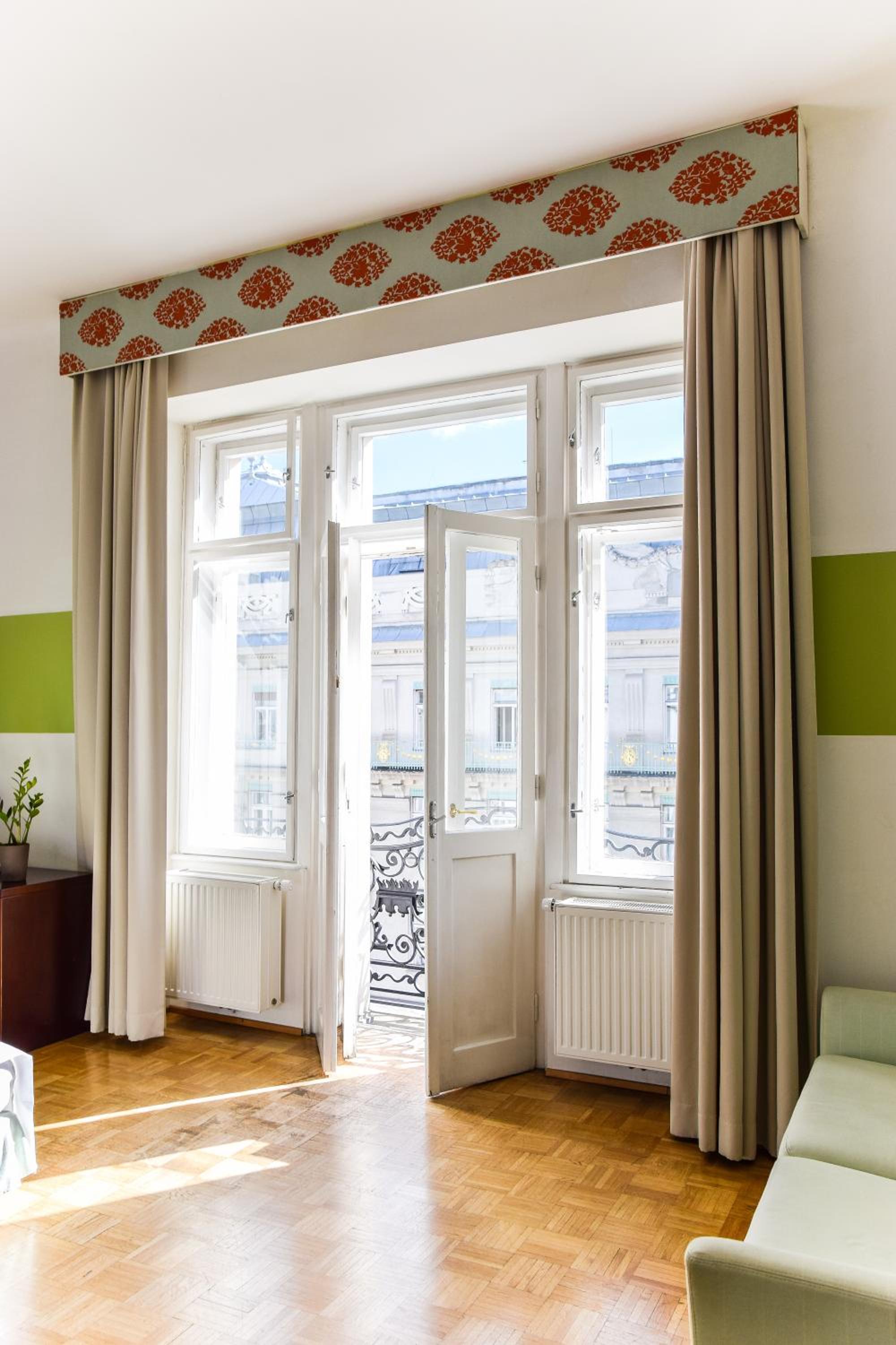 Grand Double Room with Private Bathroom