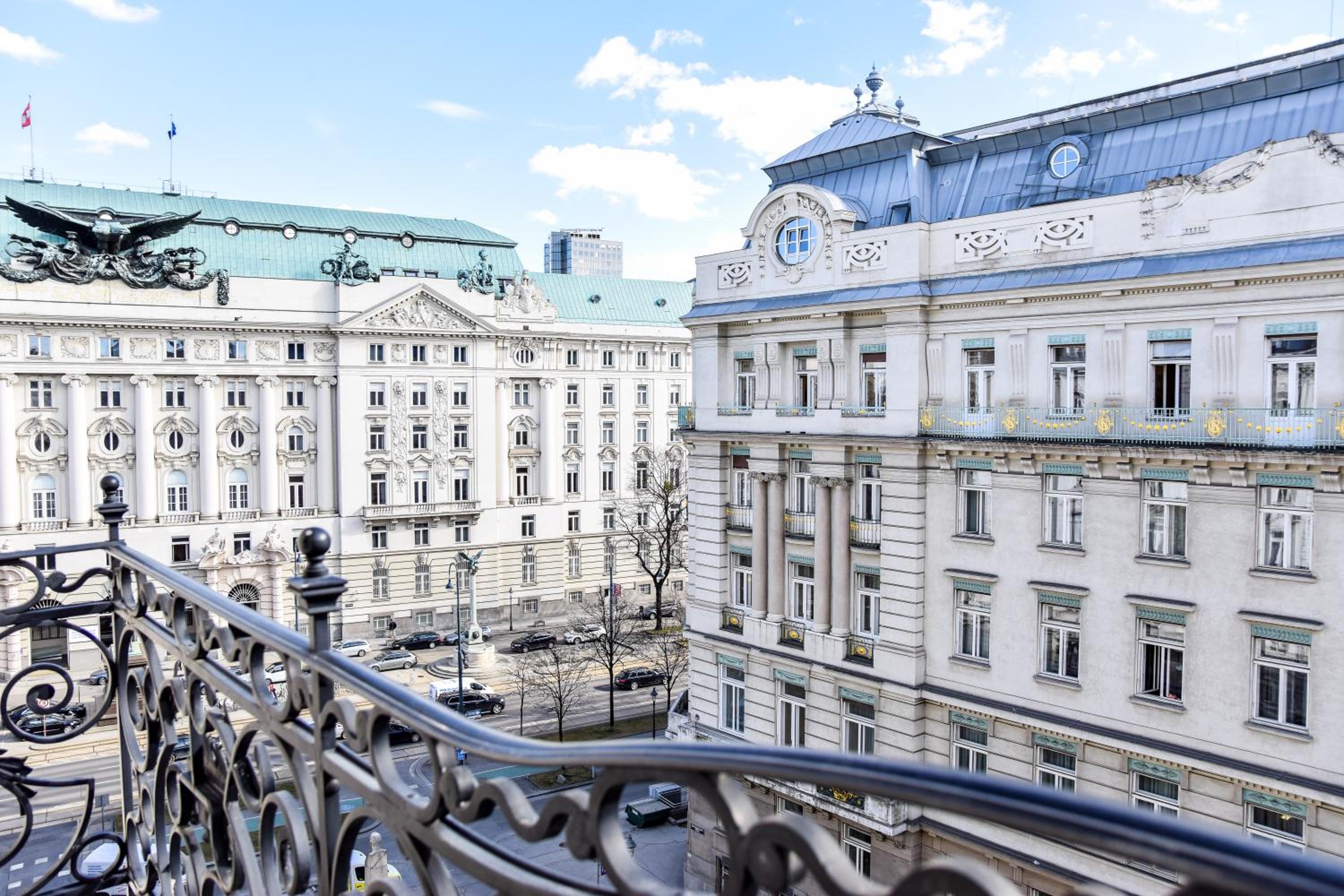 Grand Double Room with Private Bathroom