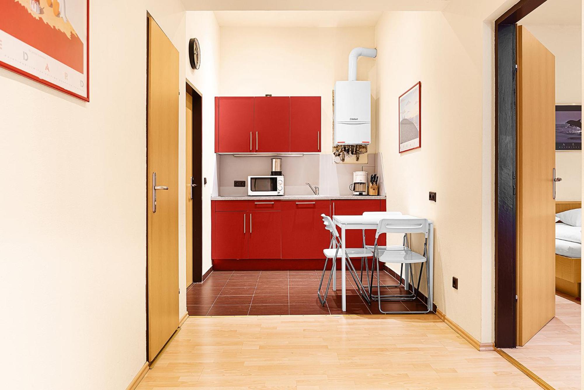 One-Bedroom Apartment - Annex