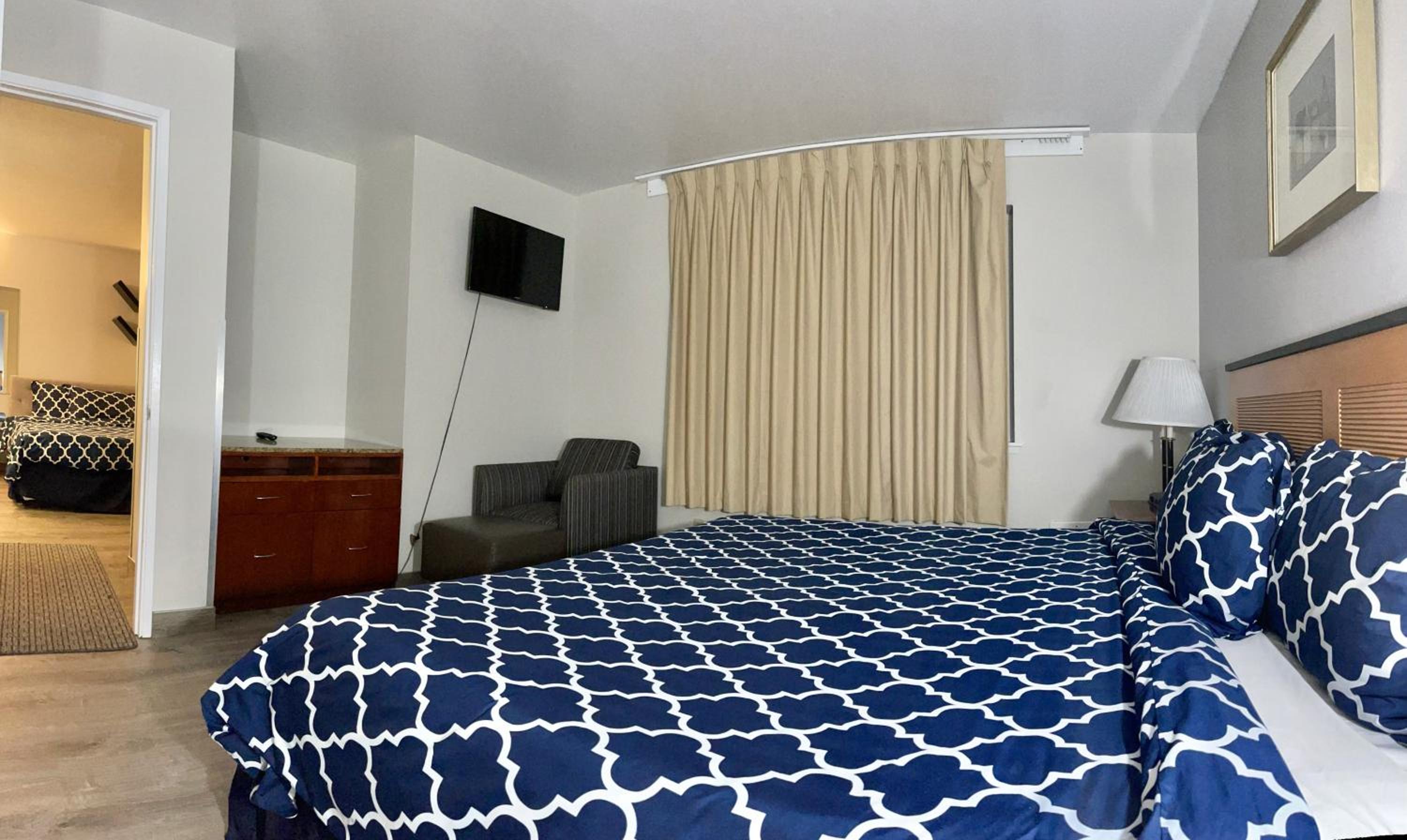 King Two-Bedroom Suite - Non-Smoking