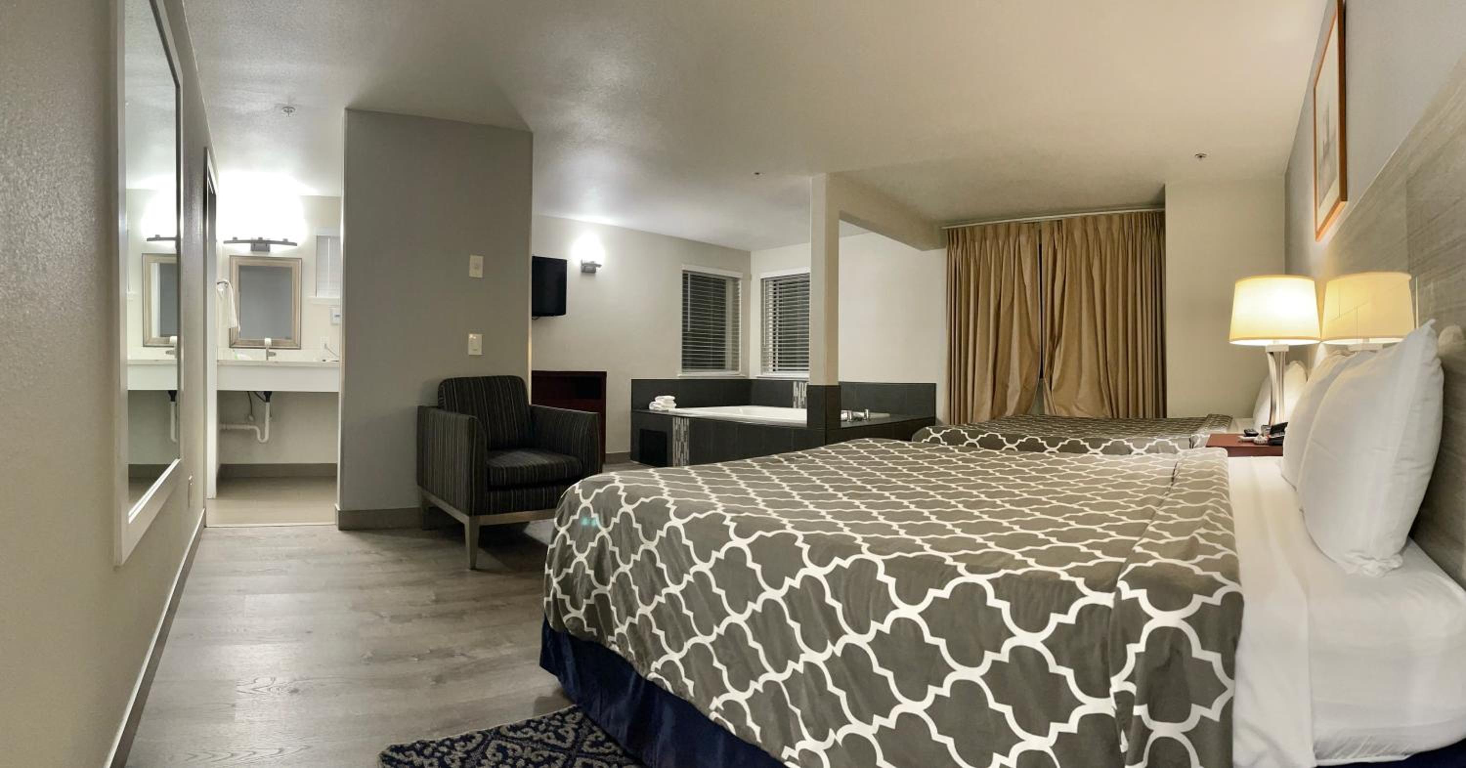 Deluxe Queen Suite with Two Queen Beds