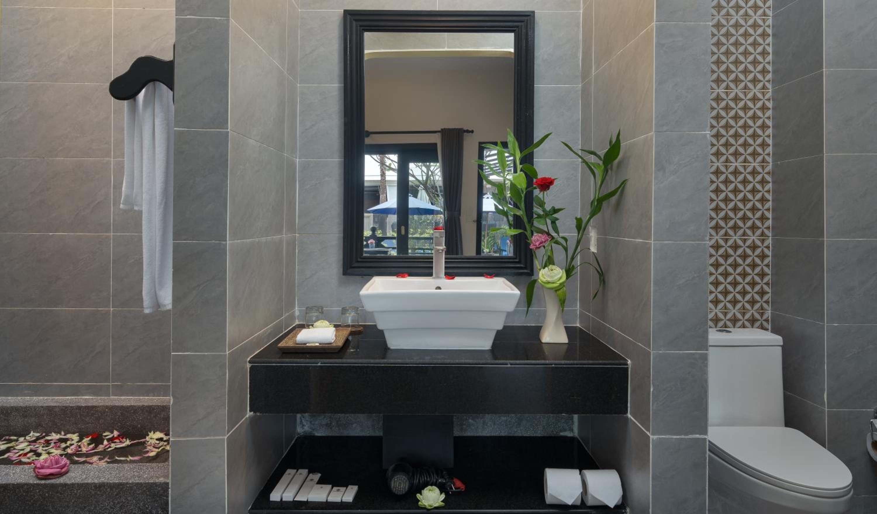 Deluxe Double Room with Pool View