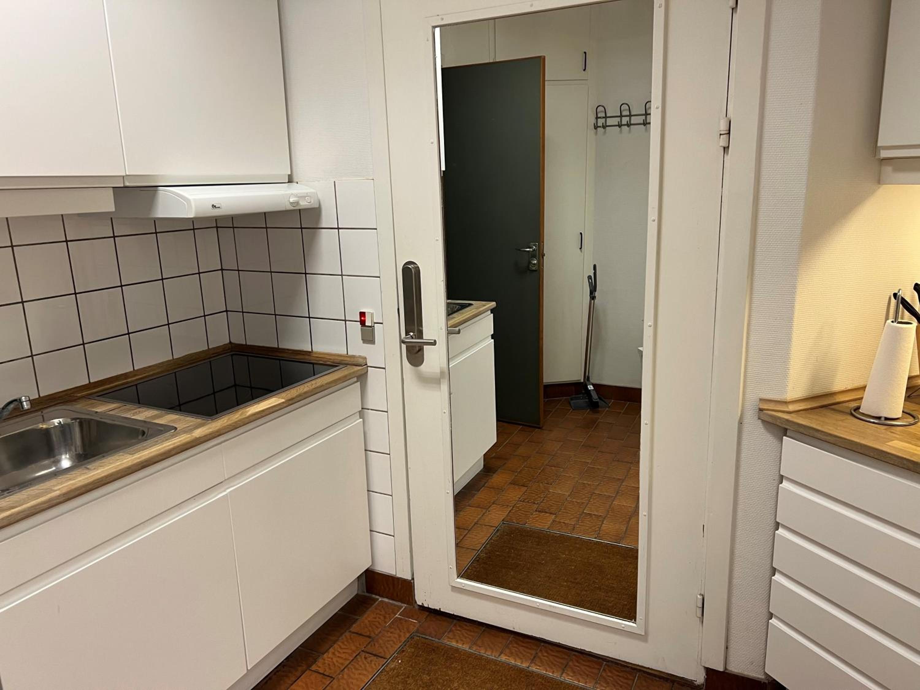 Standard Studio (1 adult)