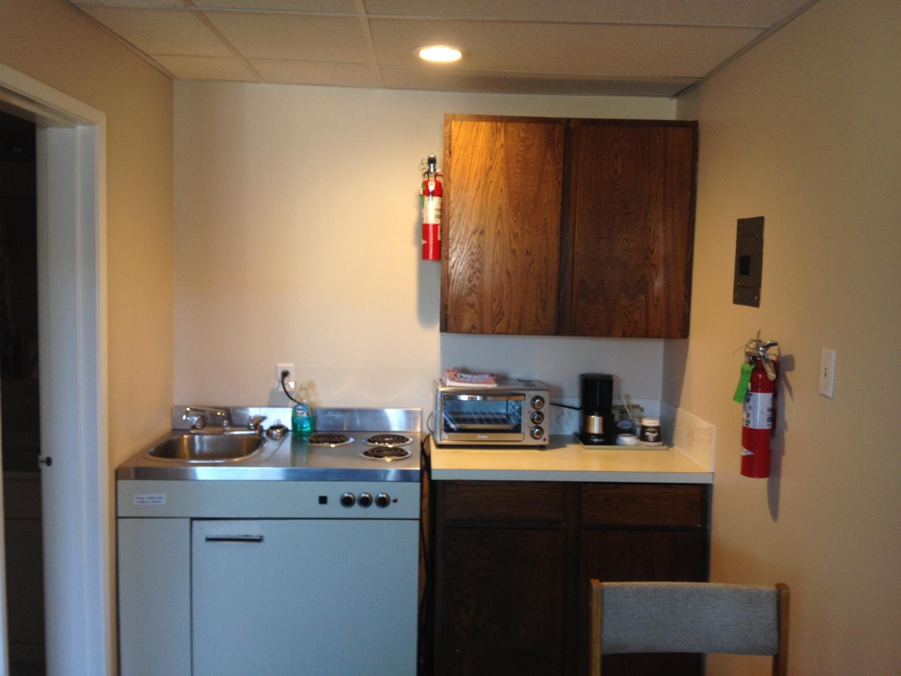 One-Bedroom Suite with Two Double Beds and Kitchenette