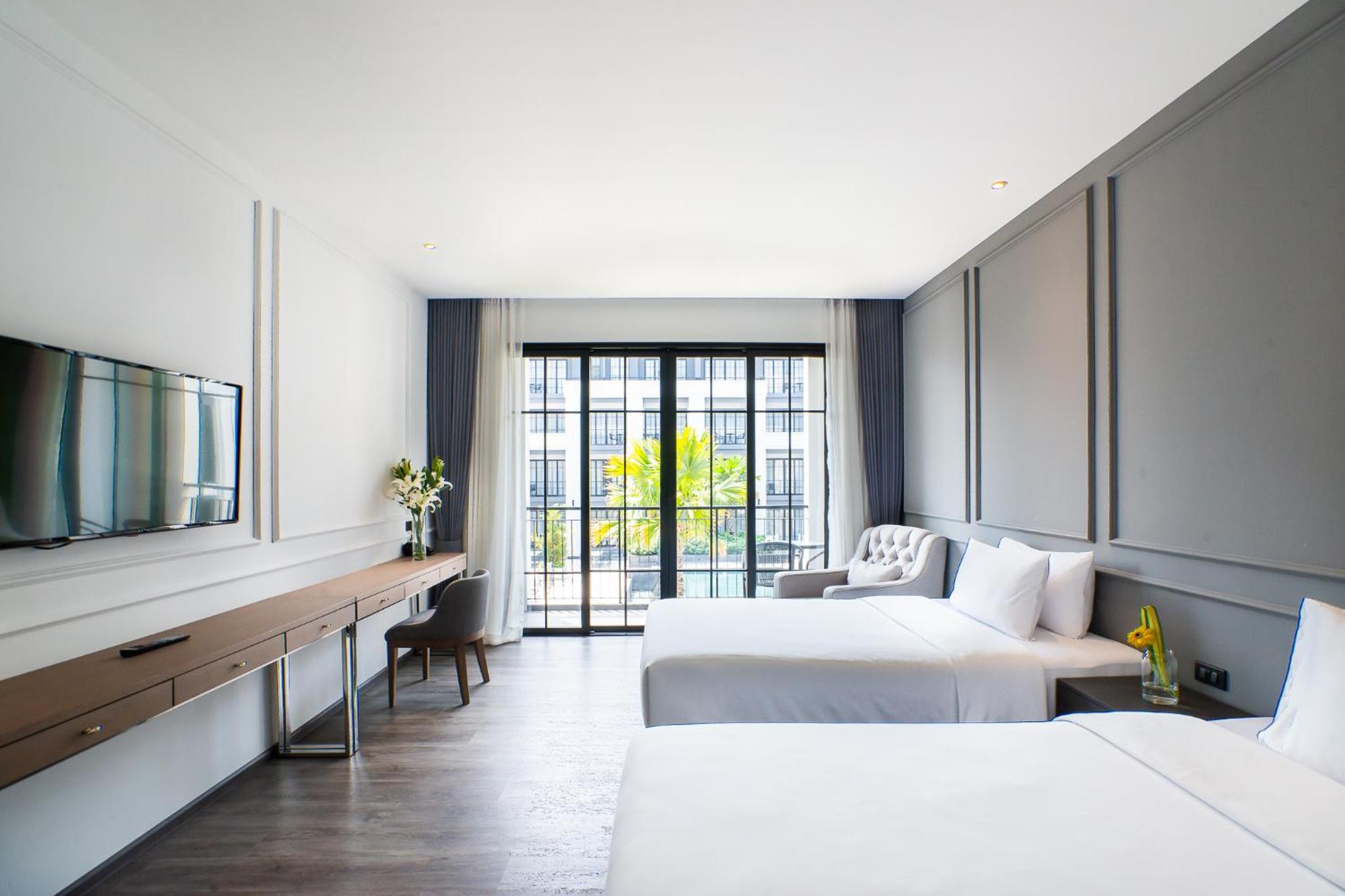 Deluxe Twin Room with Pool View