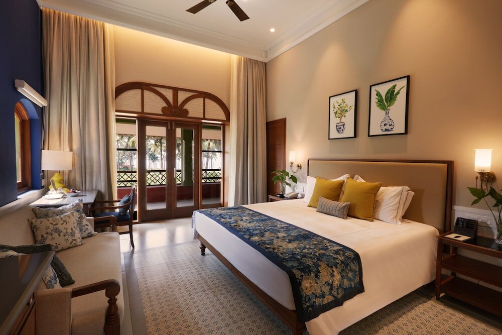 Luxury Room, 1 King Bed, Balcony, Sea View