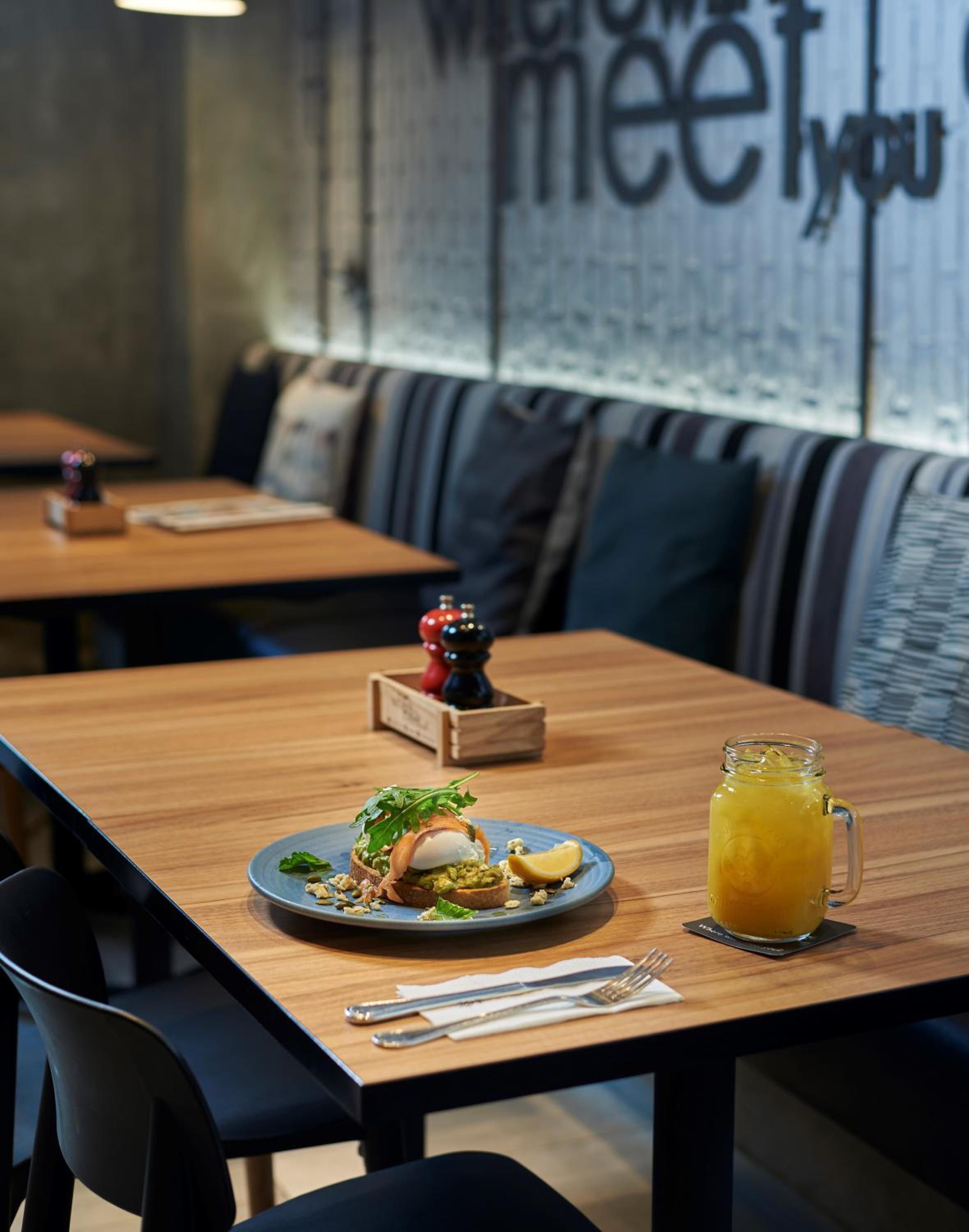 Bed & Cafe - Studio Room With Breakfast + Free One Bottle Of Wine