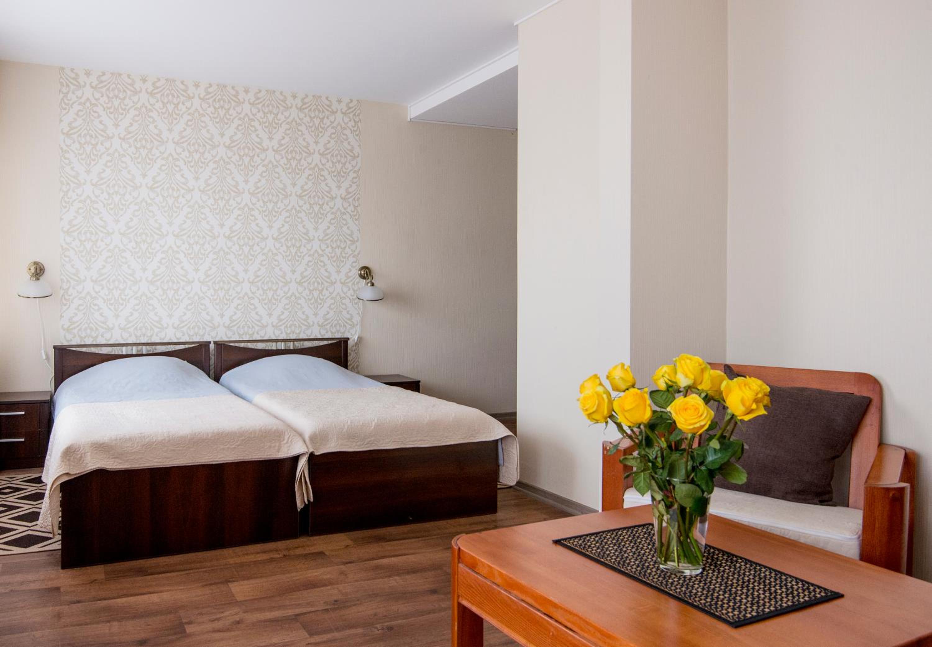 Standard Twin Room with Lake View