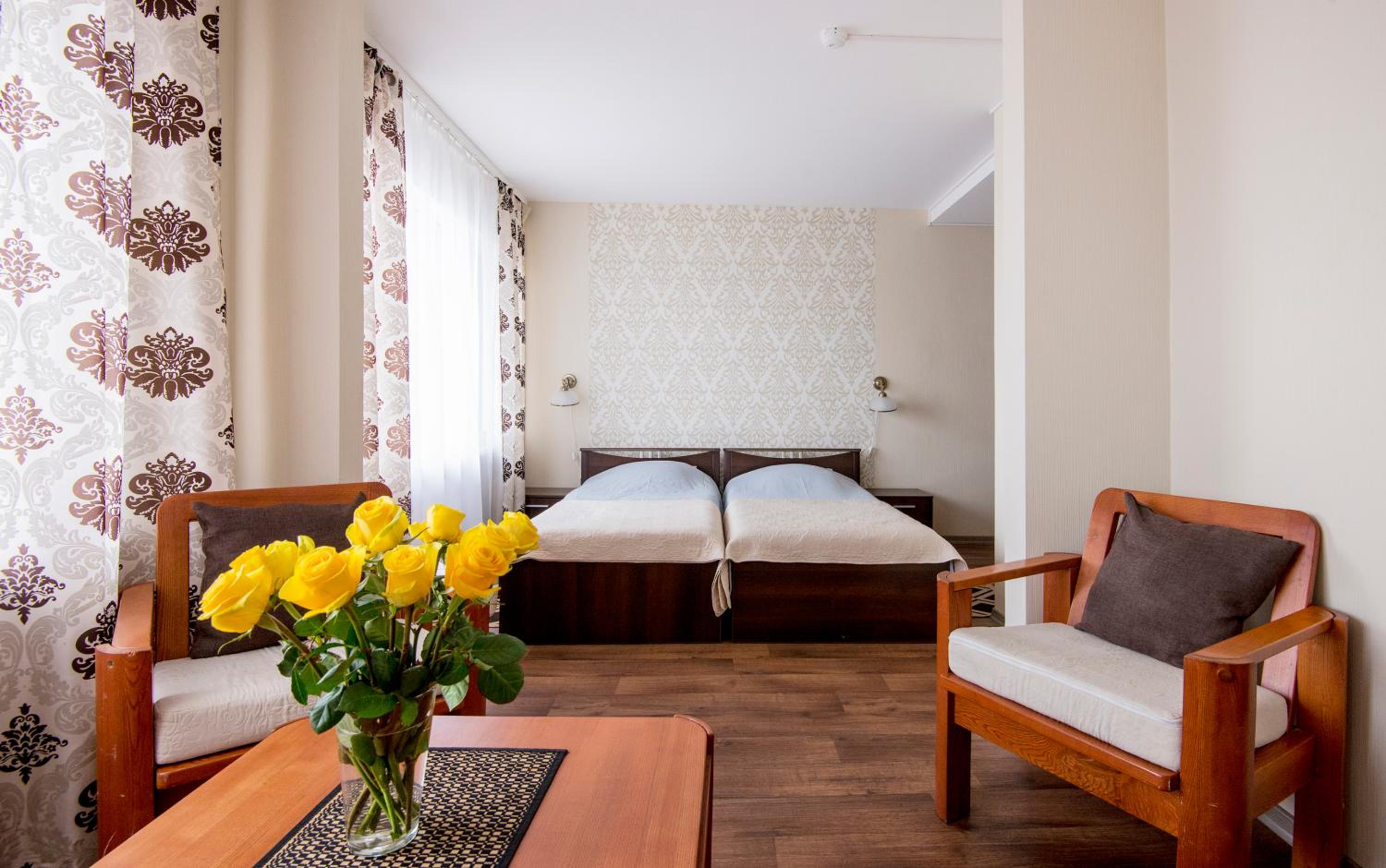 Standard Twin Room with Lake View