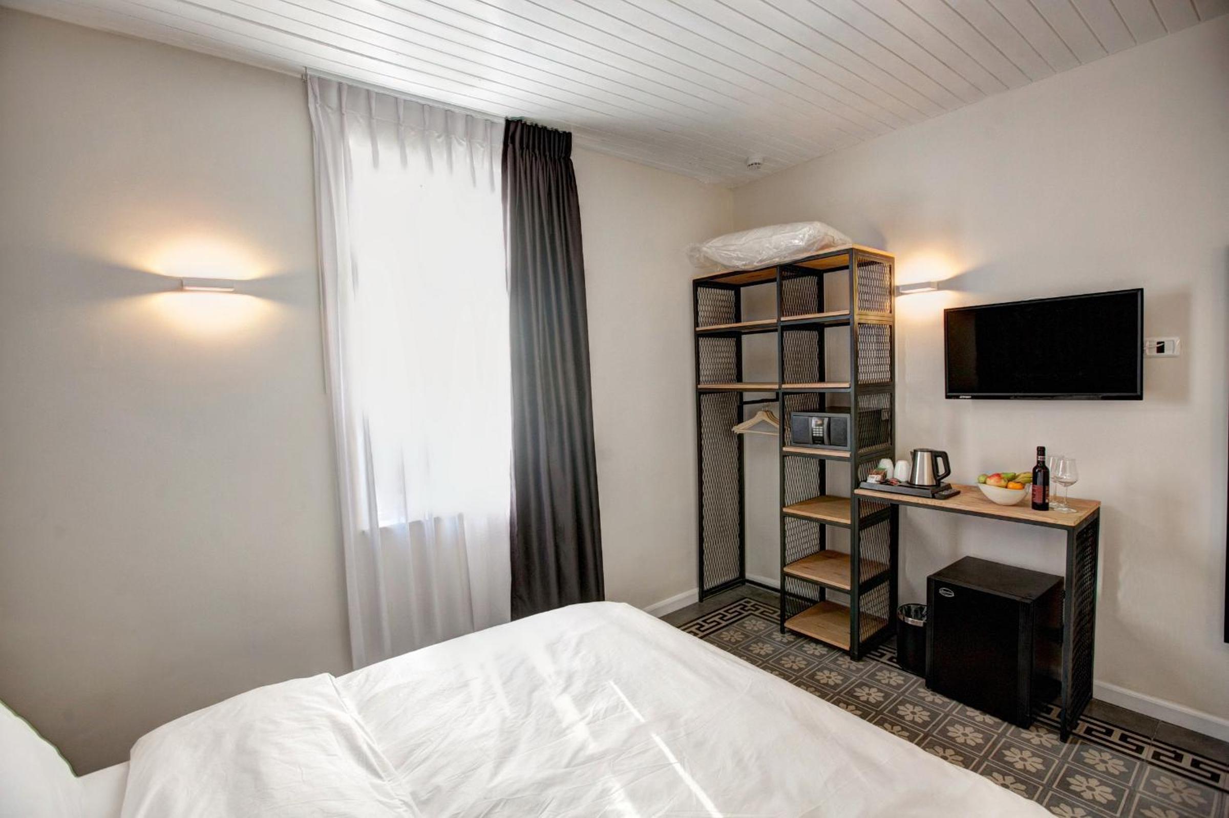 Large Double or Twin Room