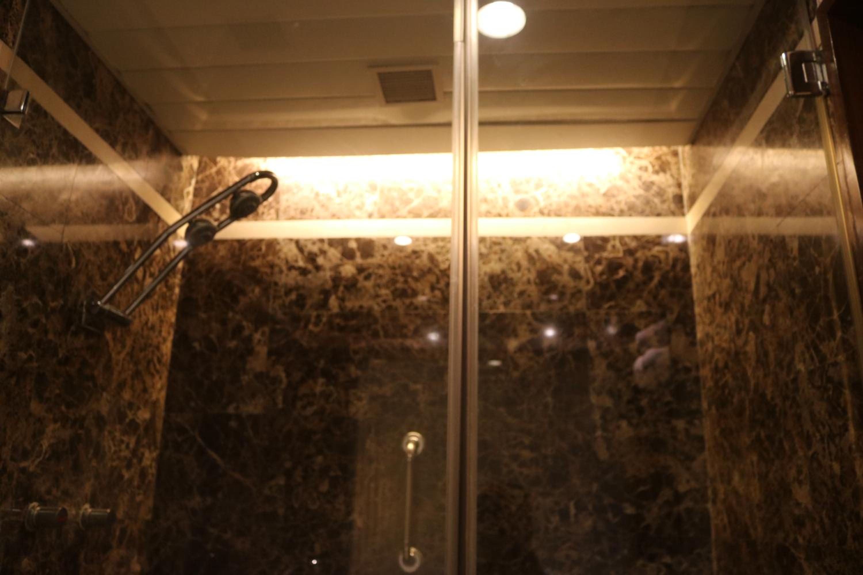 Deluxe  Room City View Twin Bed 