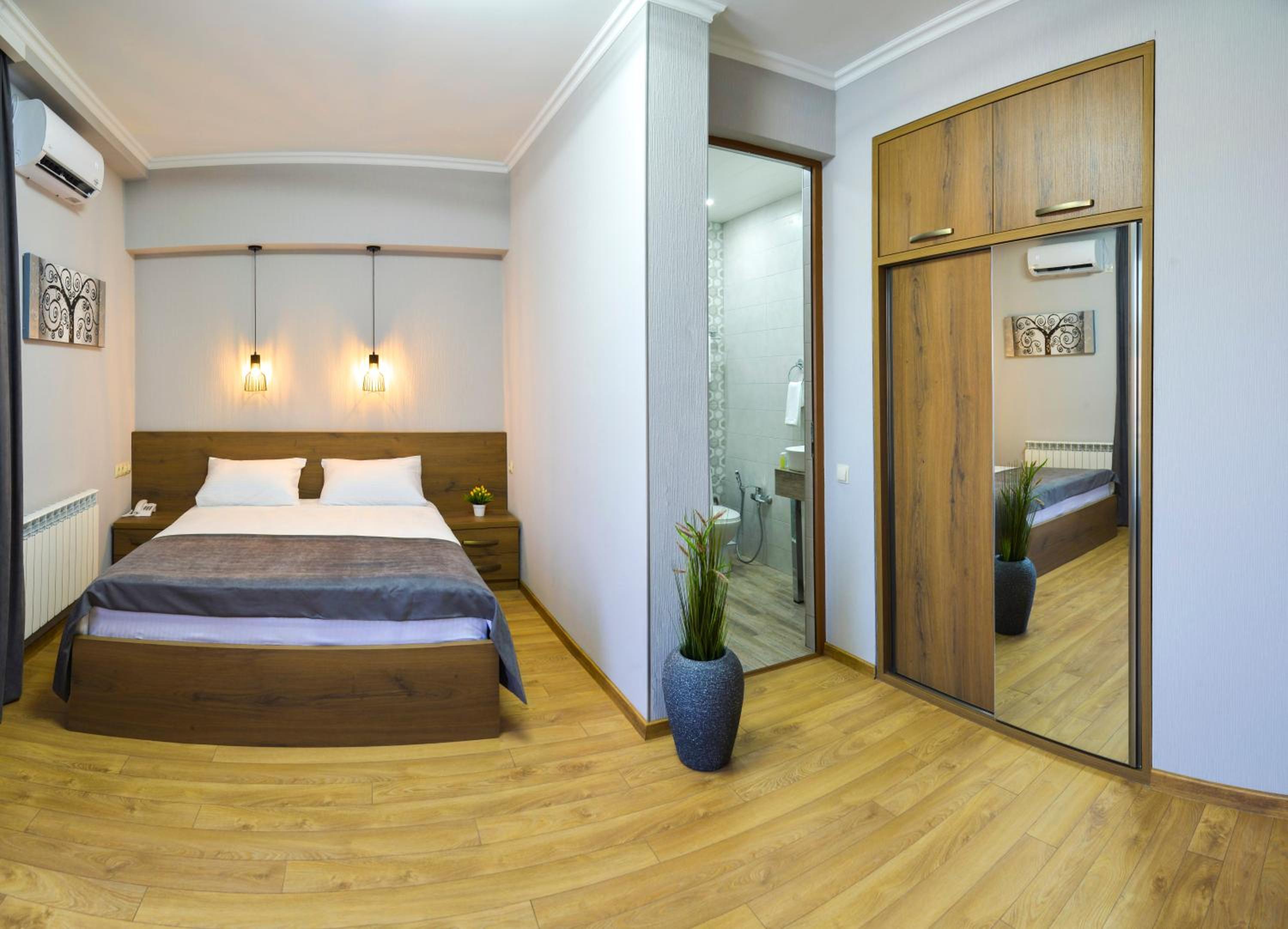 King Room with Garden View