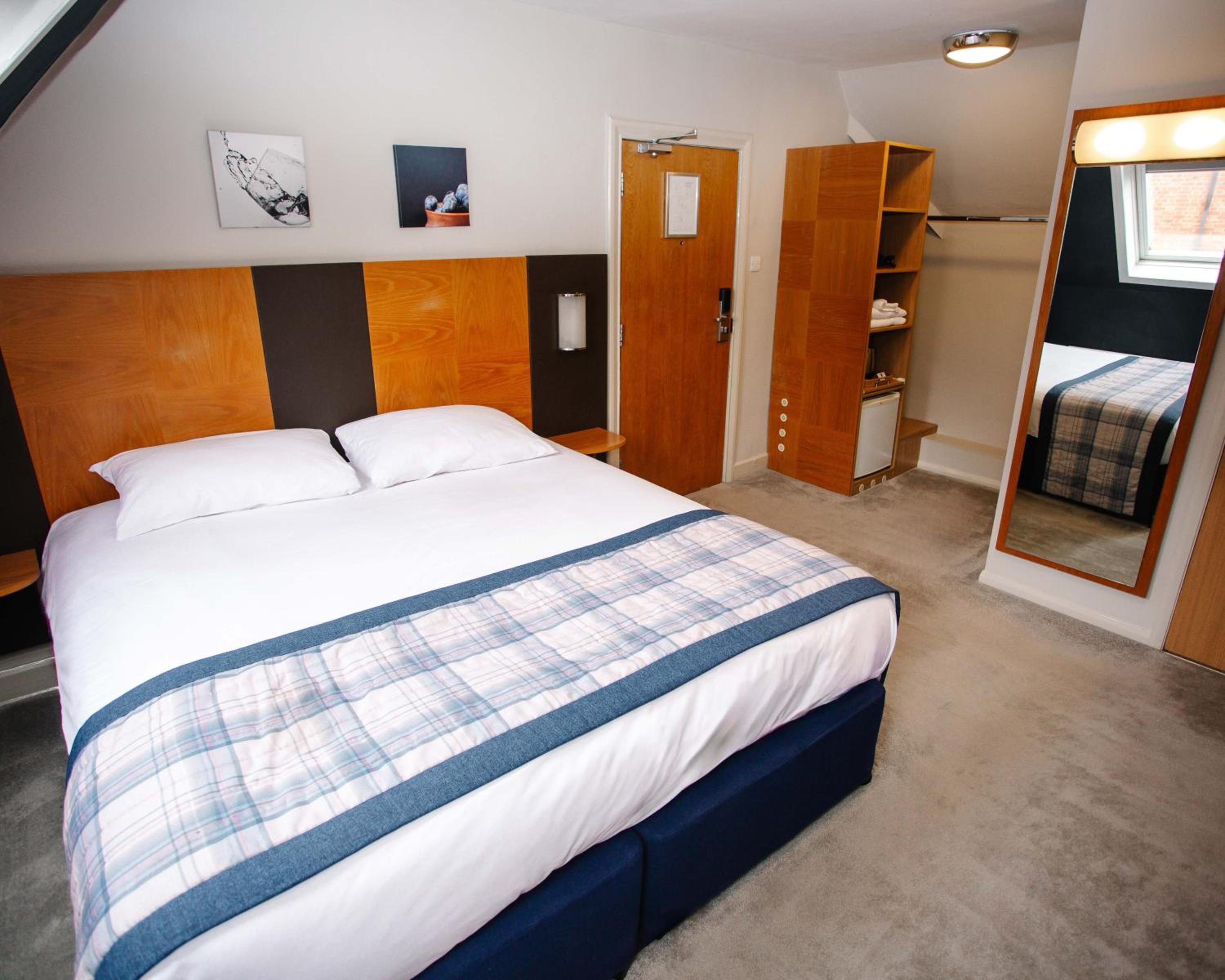 Large Double or Twin Room