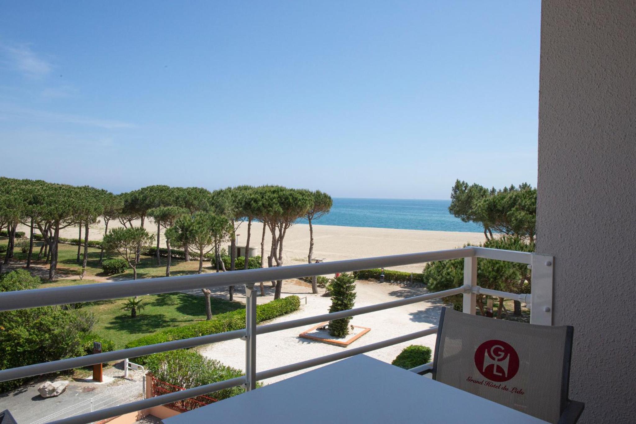 Room with Balcony - Lateral Sea View