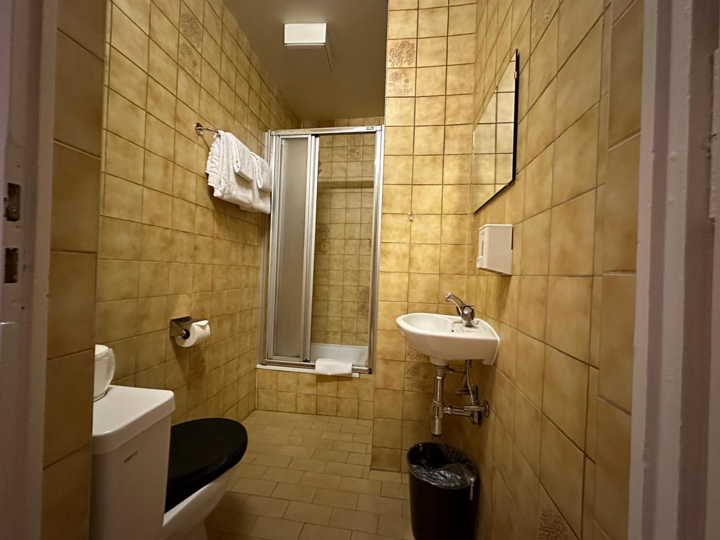 Double Room with Private External Bathroom