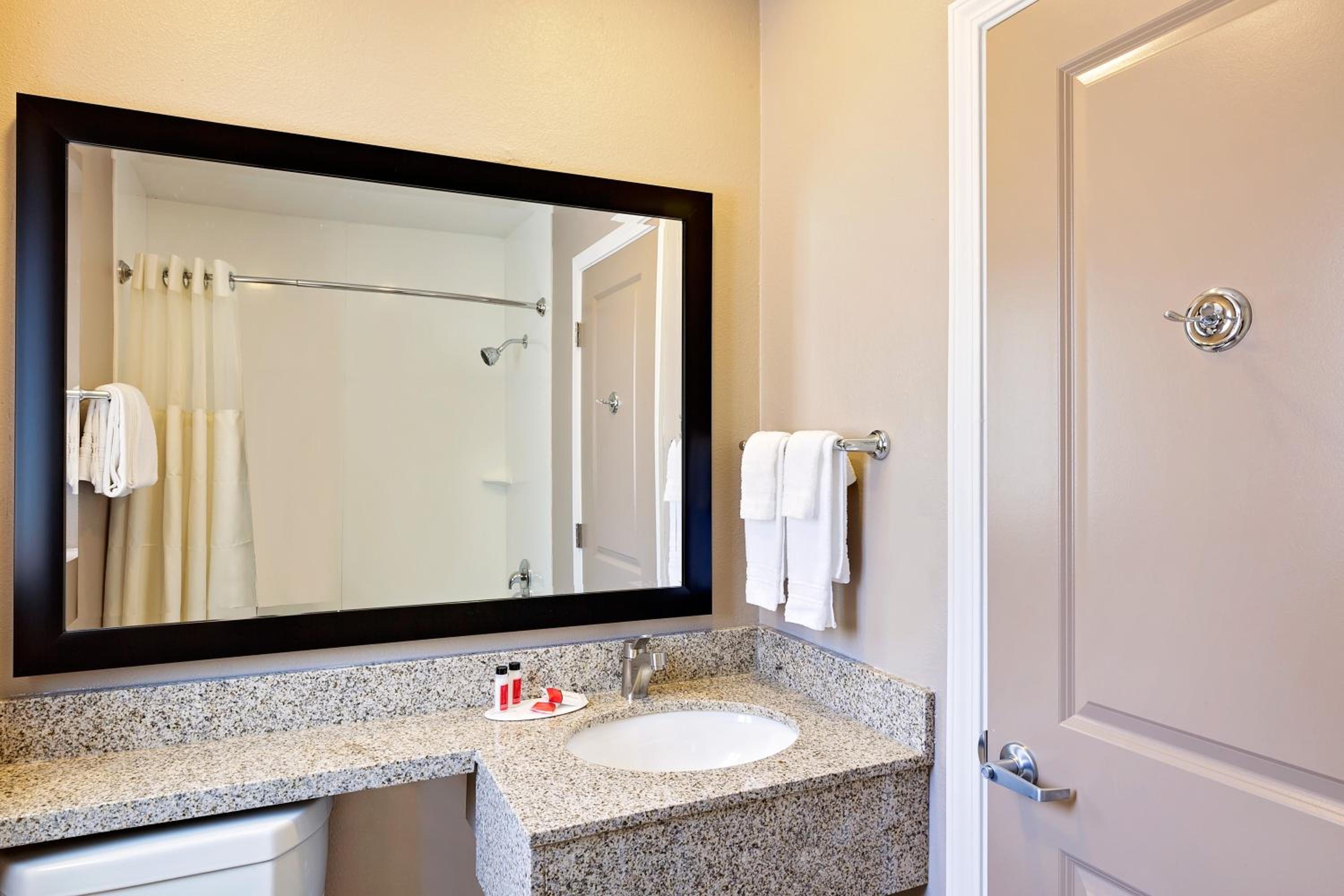 Double Room with Two Double Beds - Non-Smoking