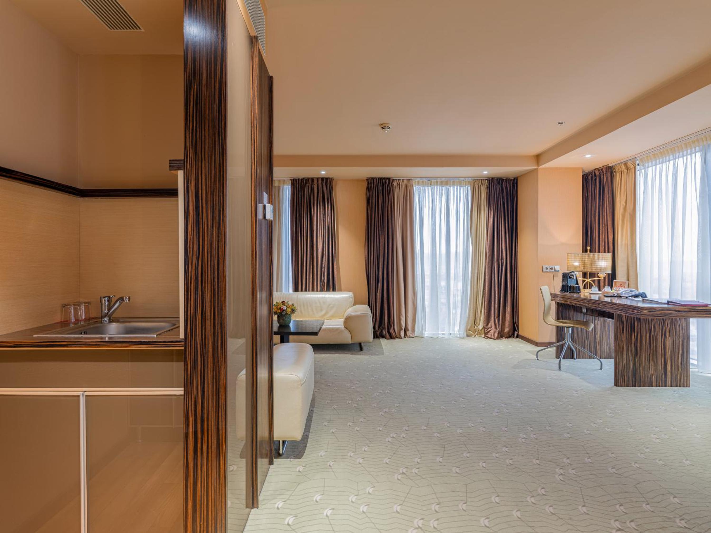 Presidential King Suite - Non-Smoking