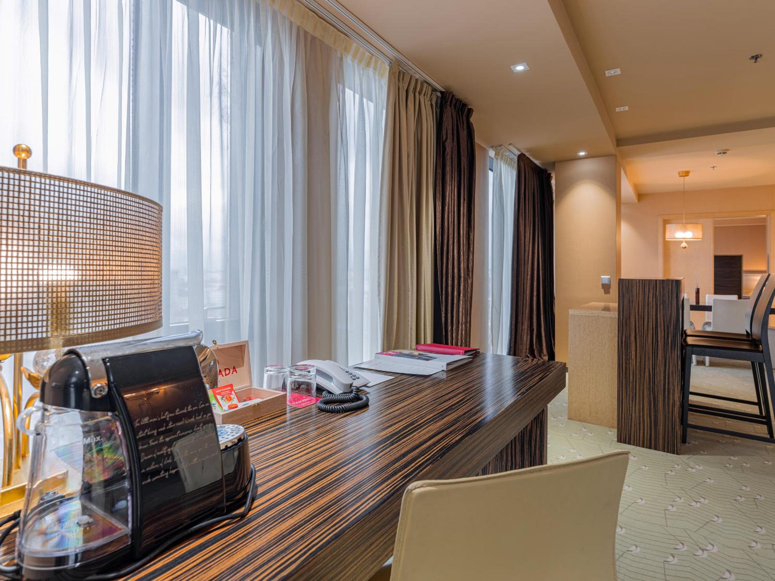 Presidential King Suite - Non-Smoking