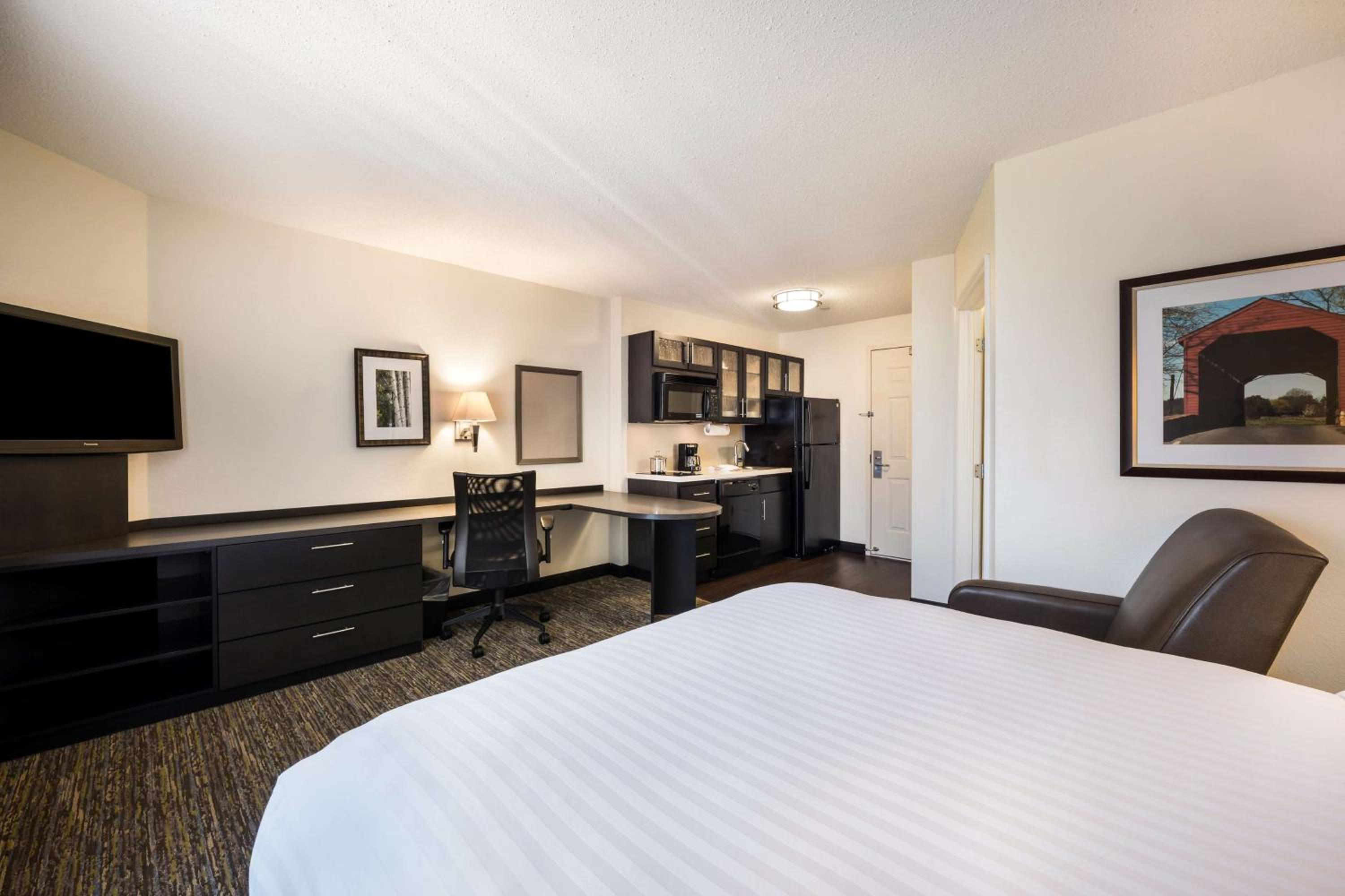 Queen Studio Suite