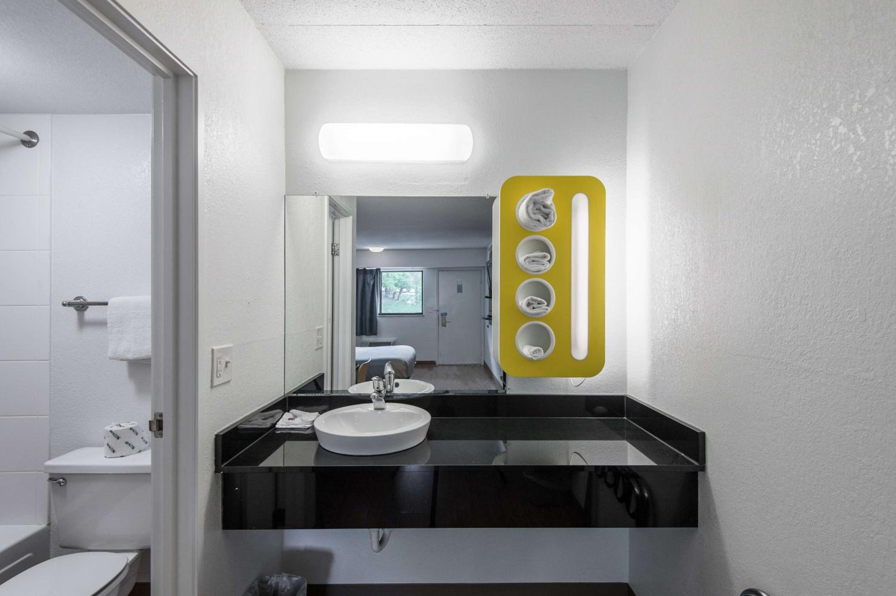 King Room - Non-Smoking