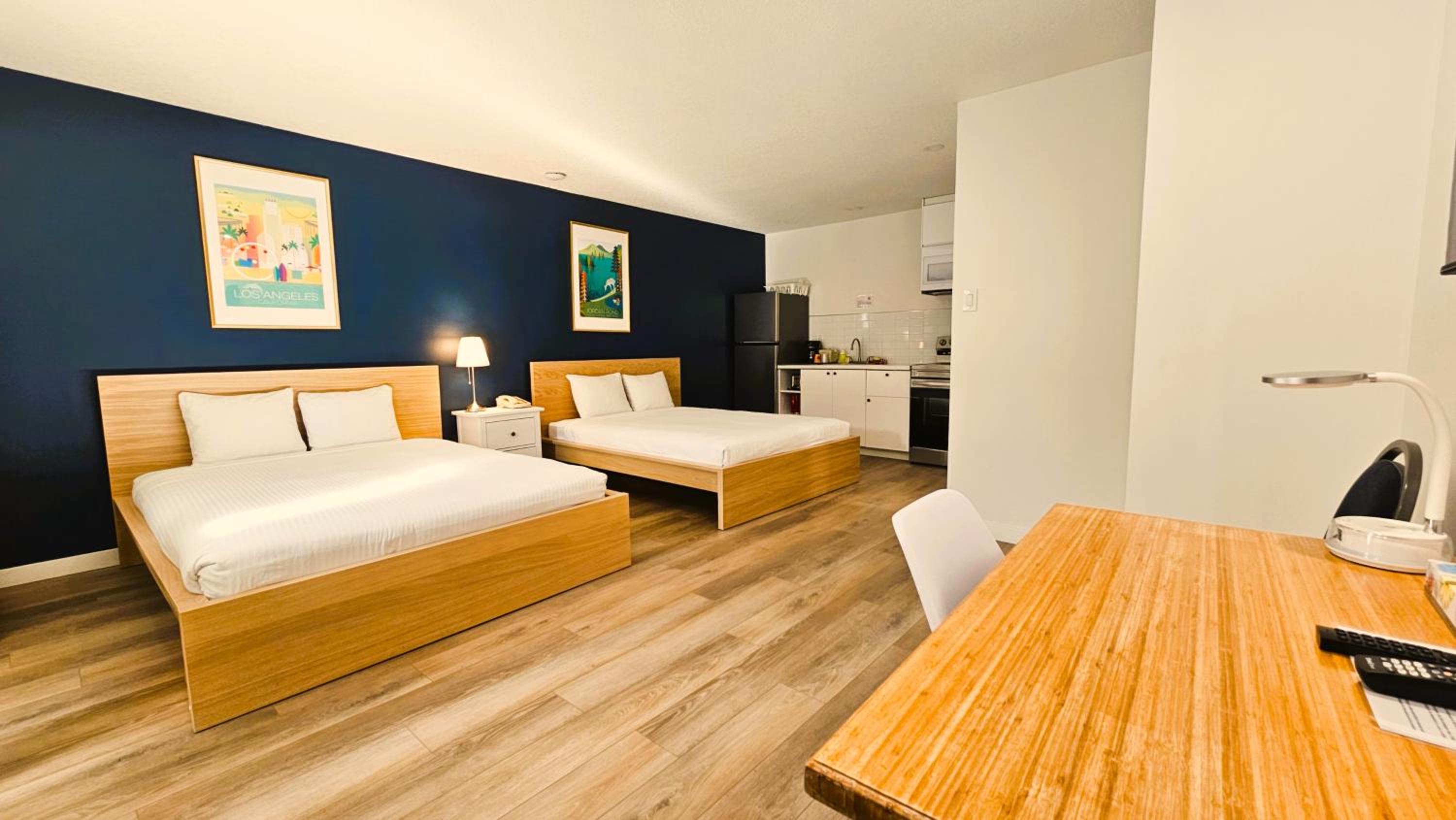 Standard Queen Room with Kitchen