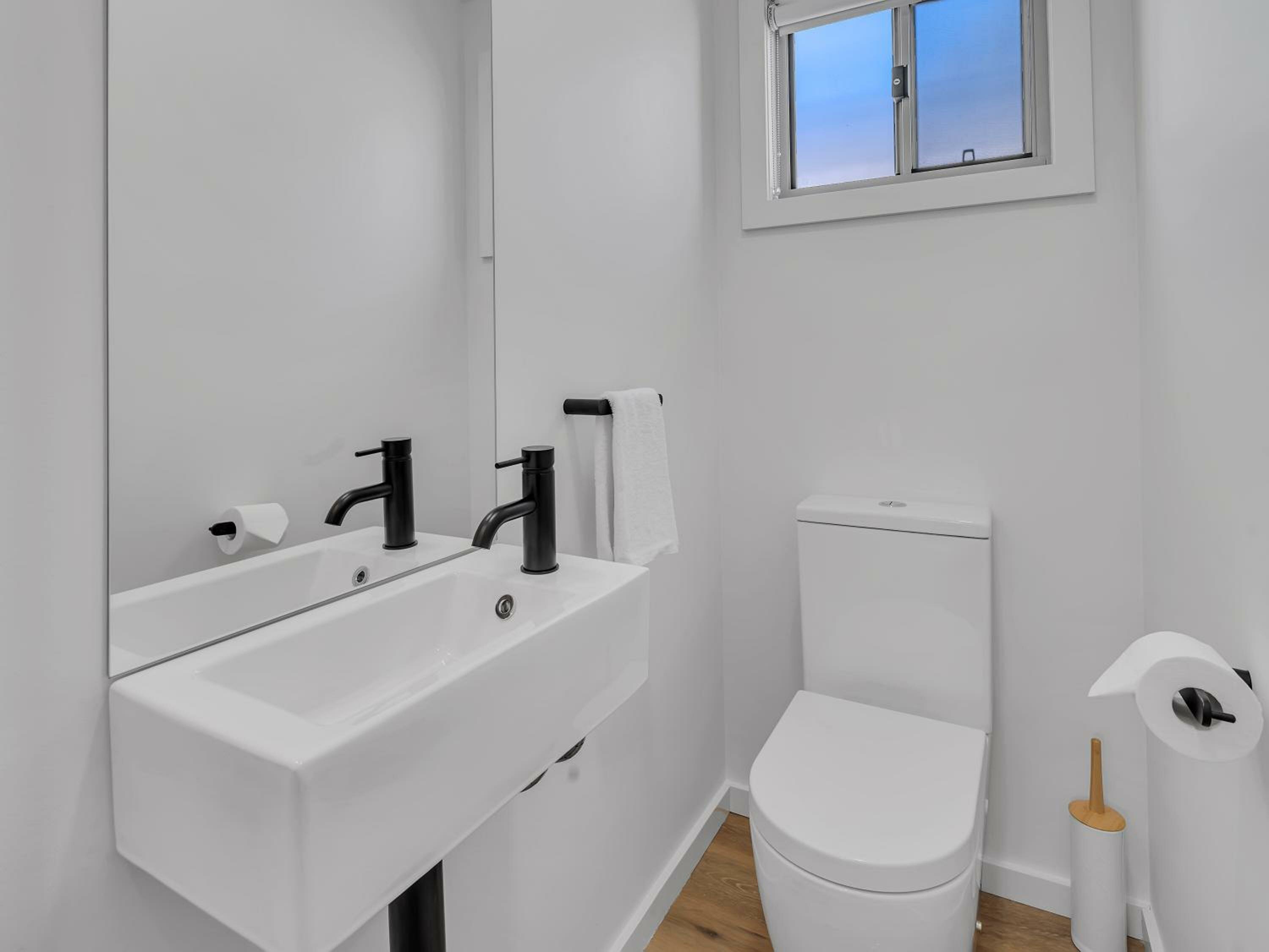Lonsdale 2 Bedroom Cabin