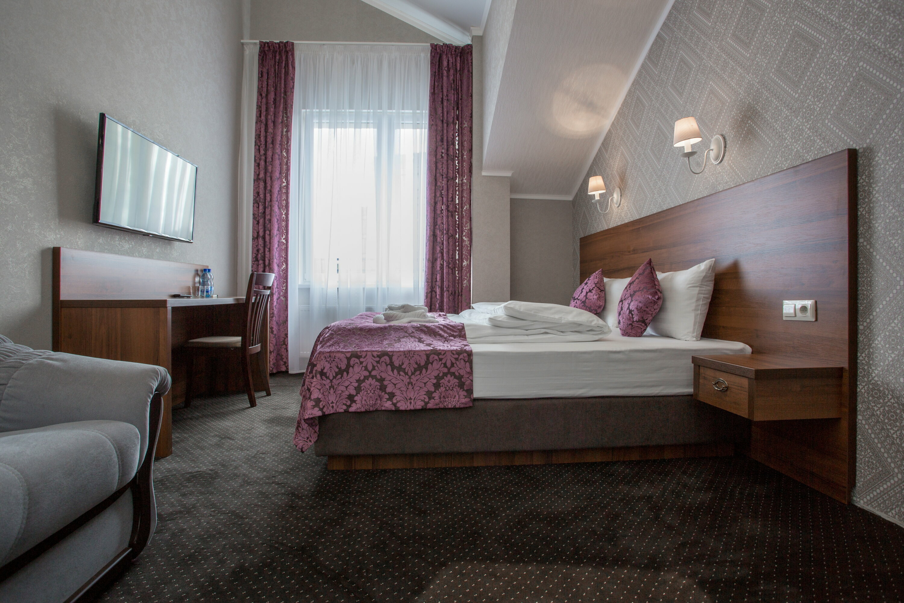 Трехместный номер «Комфорт» с душем