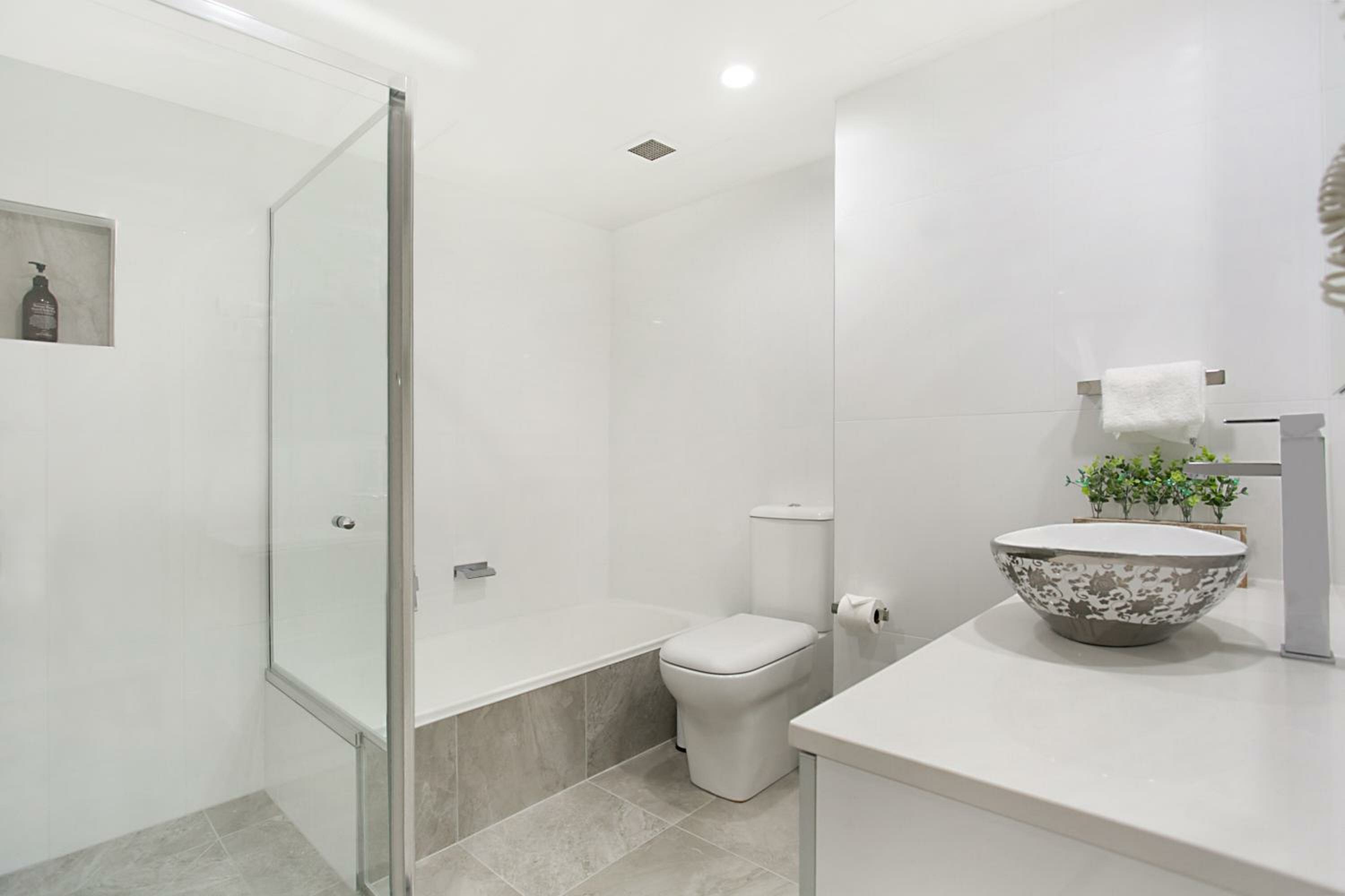 Two-Bedroom Ocean View Apartment