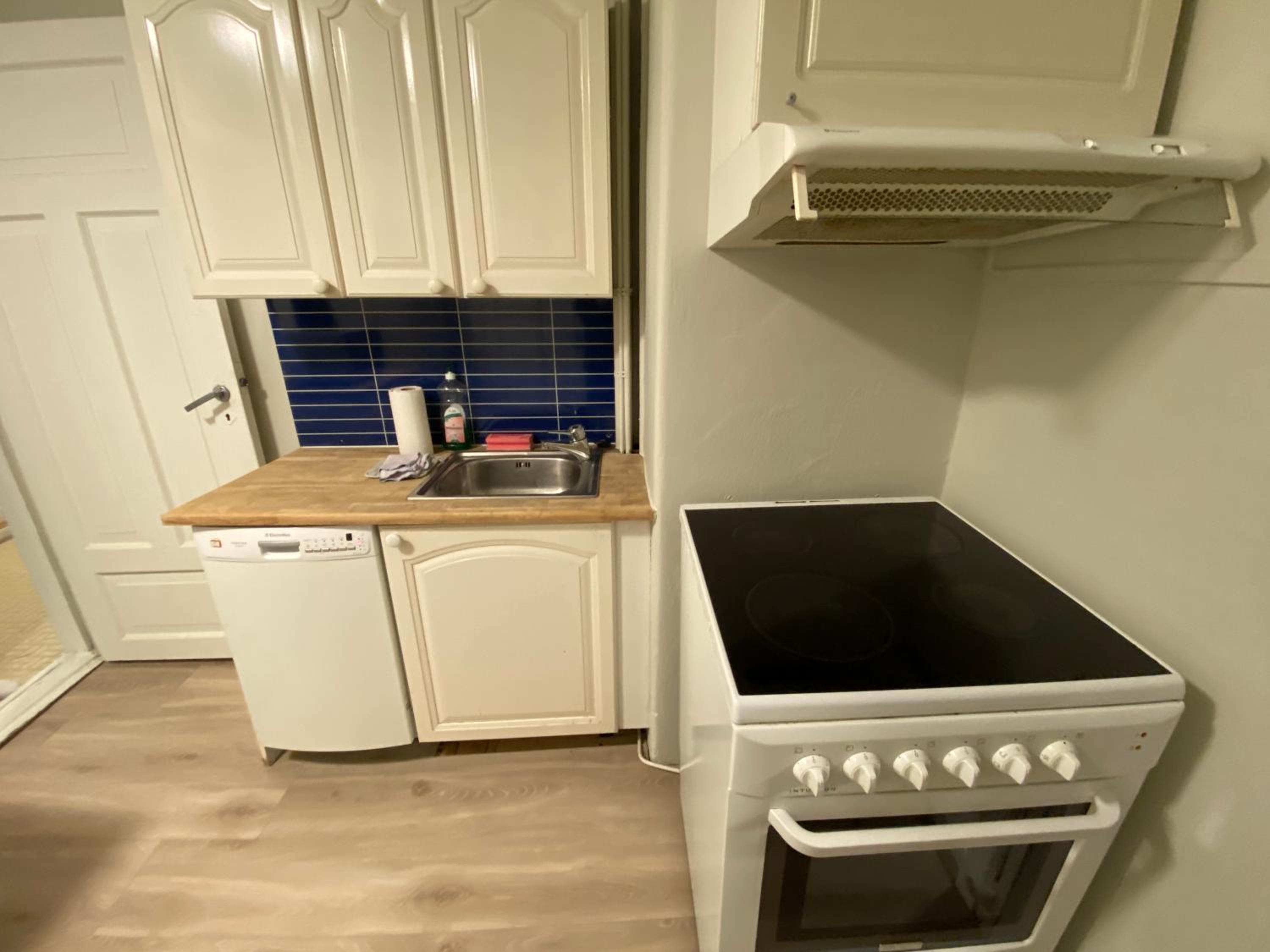 Apartment with Mountain View