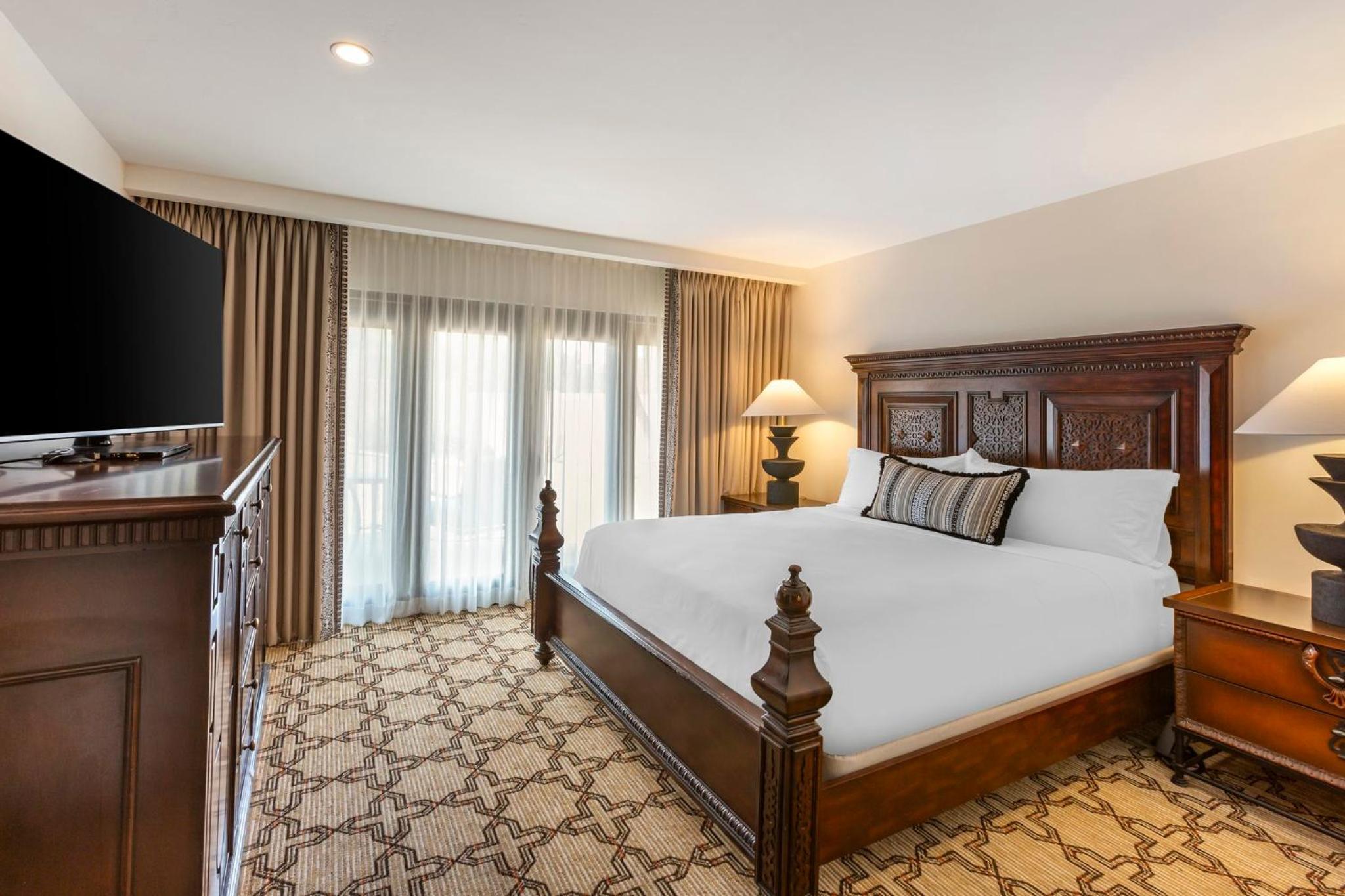 Camelback View Suite - 1 King Bed